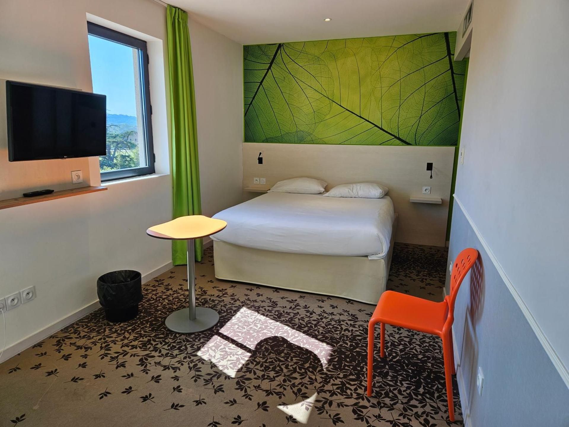 Standard Room With 1 Double Bed And 1 Sofa