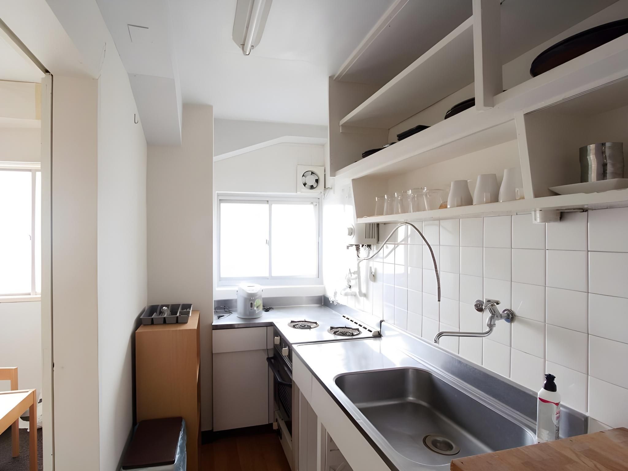 2 Bedroom Apartment with 4 beds and Kitchen - No Smoking