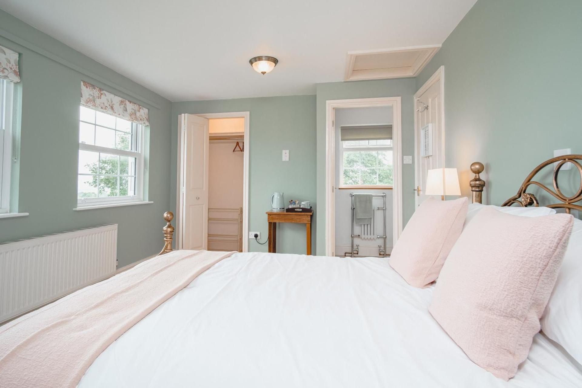 Deluxe Double Room with Shower