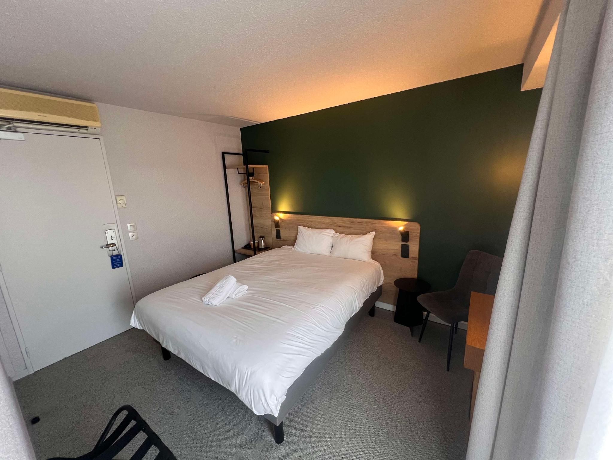 1 Double Bed, NonSmoking, Standard Room