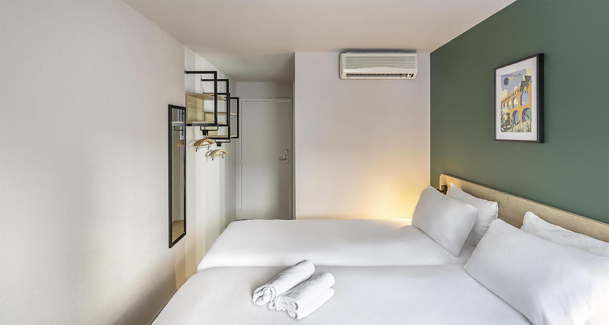 2 Single Beds, Nonsmoking, Comfort Room, Sofabed, Welcome Drink