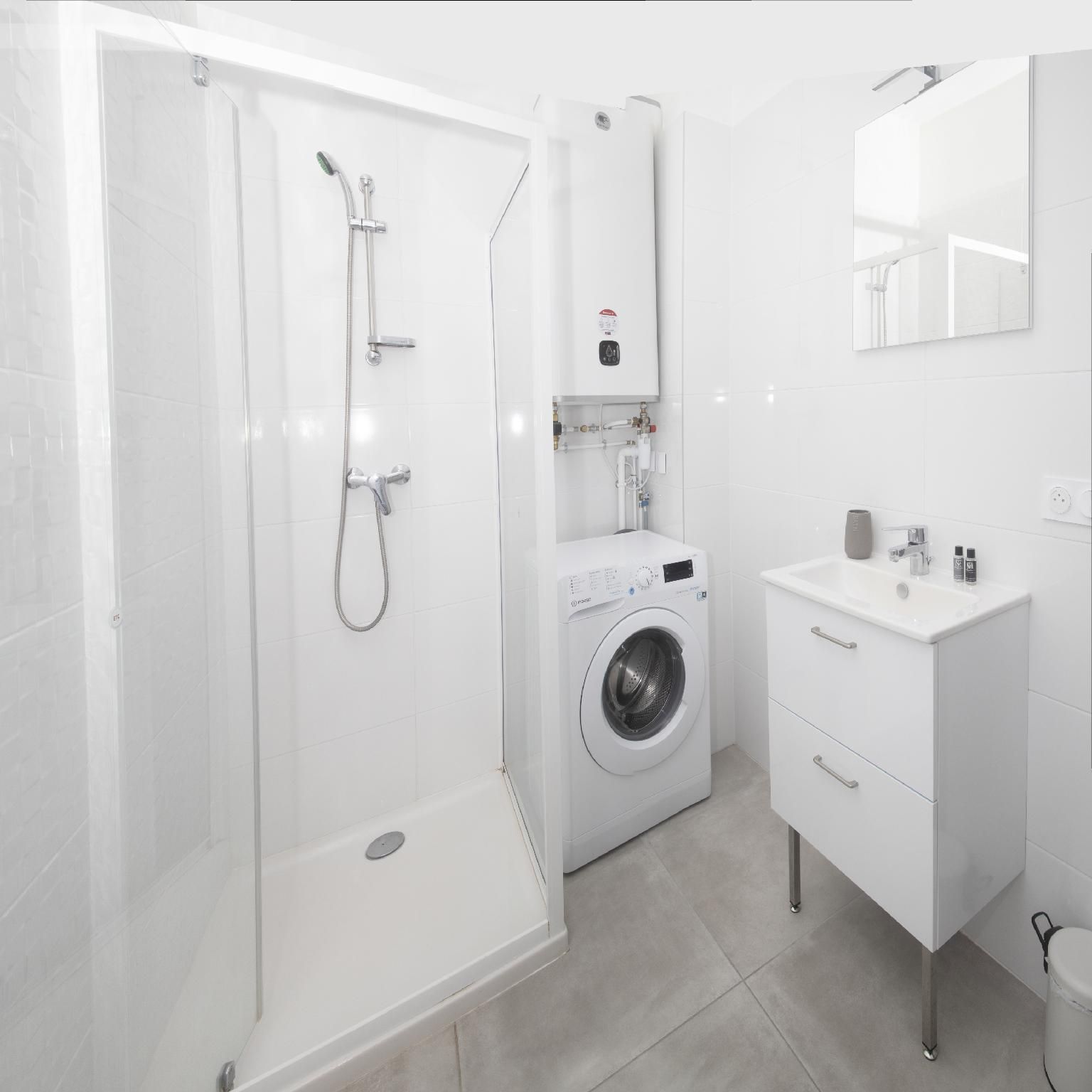Appartement- 2 chambres-Design-Salle de bain privée séparée