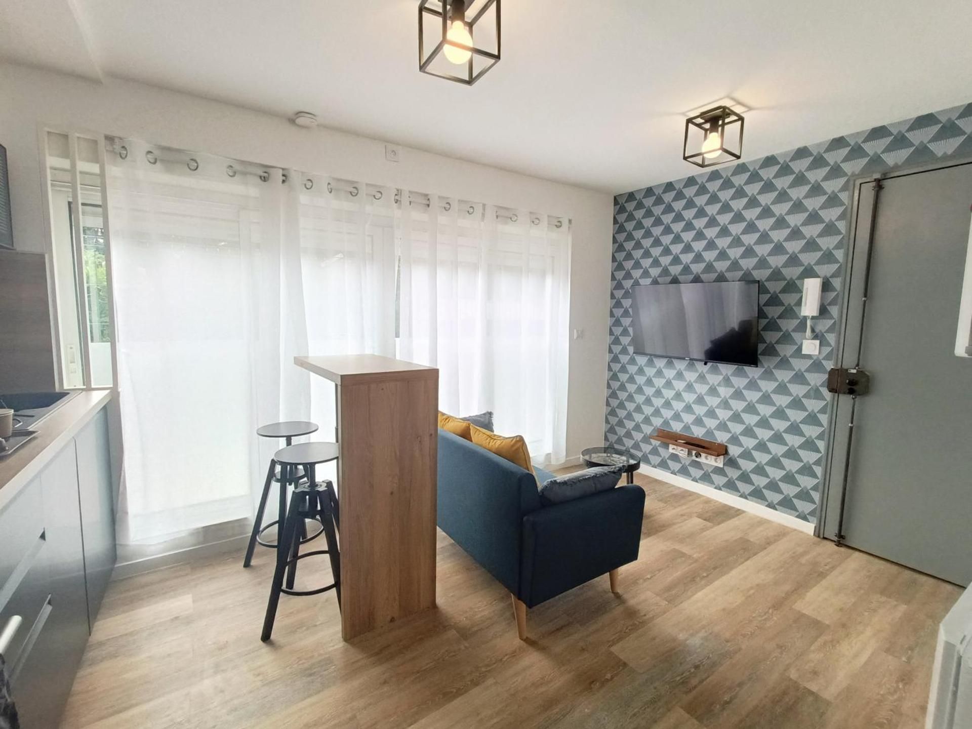 Apartment with Garden View