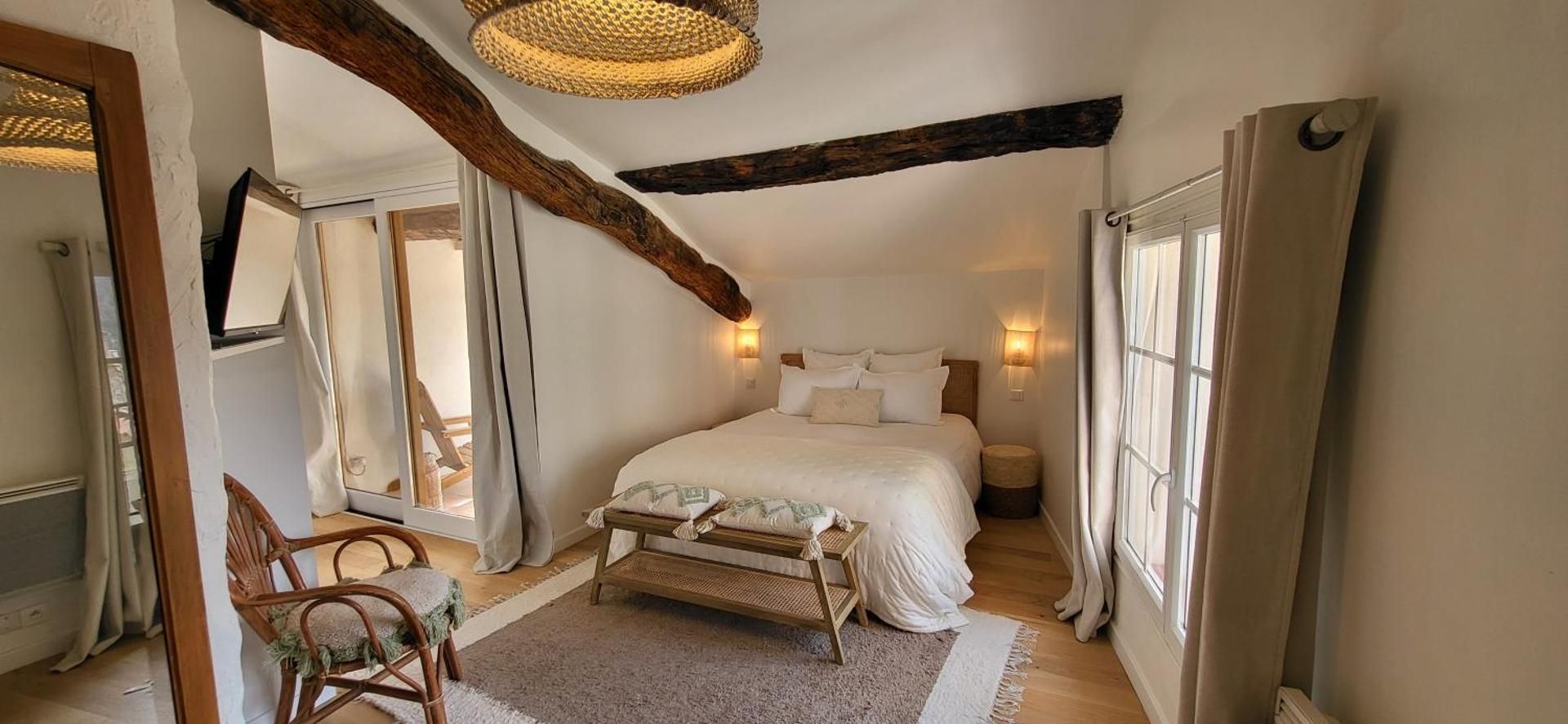 Queen Room with Garden View