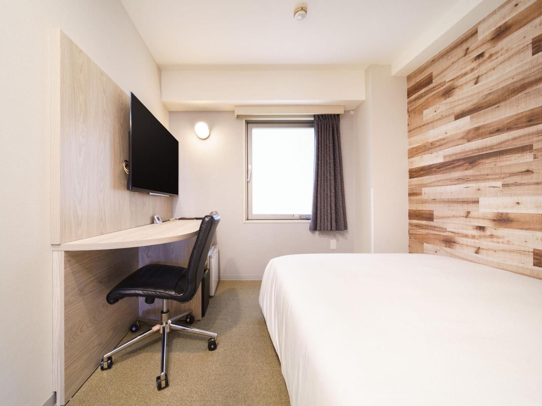 Single Room with Small Double Bed - Non-Smoking