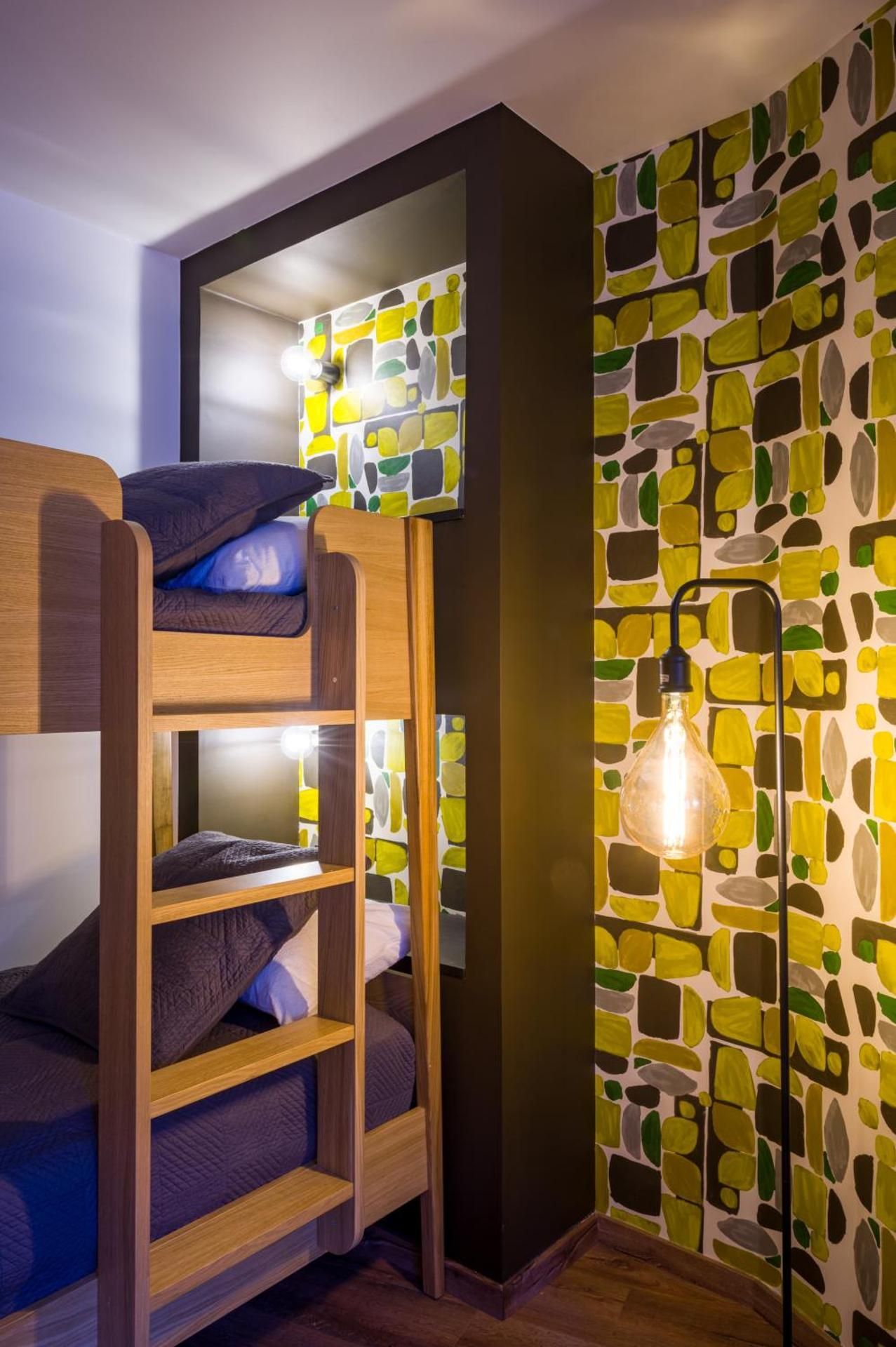 Mixed Dormitory Room