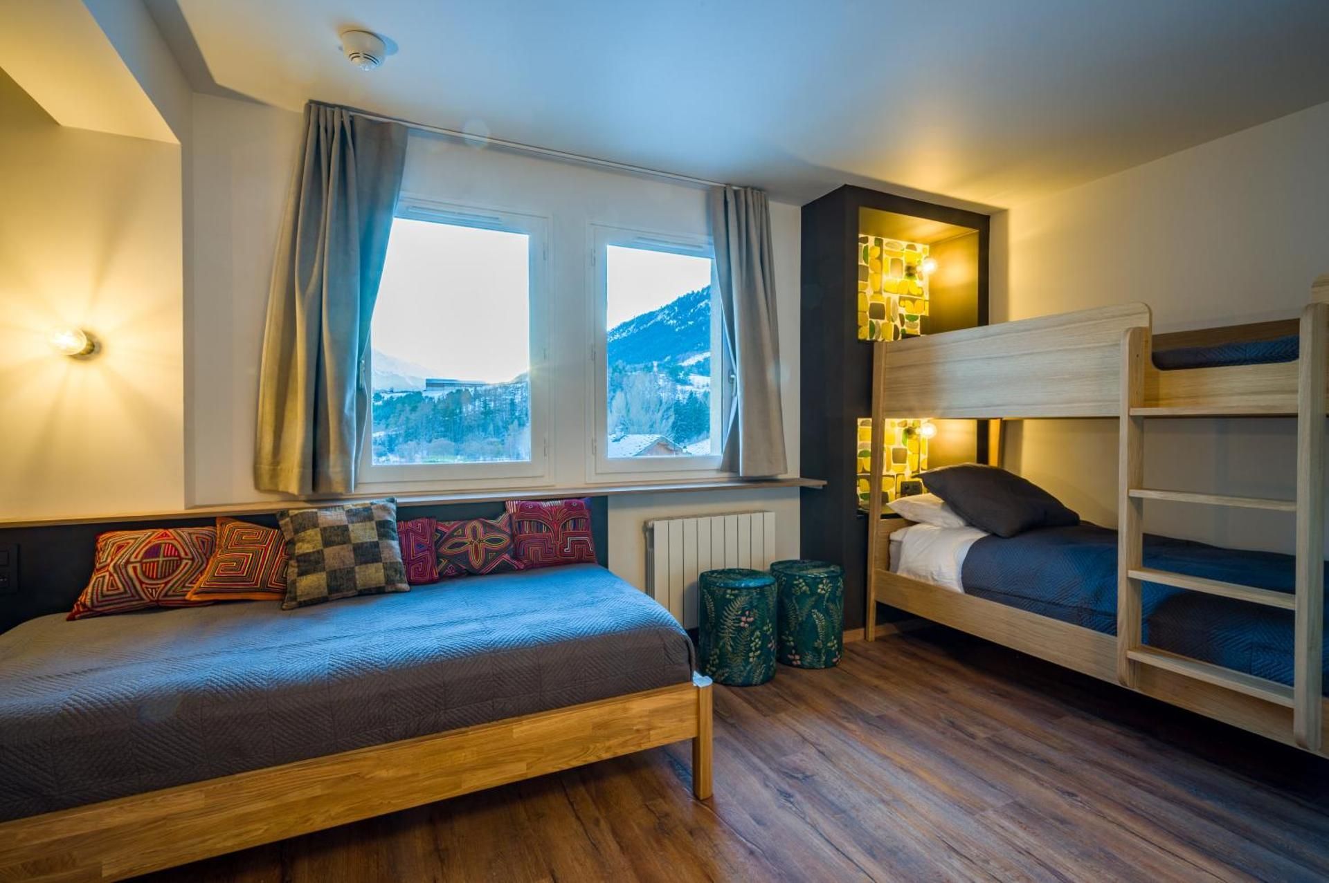 Mixed Dormitory Room