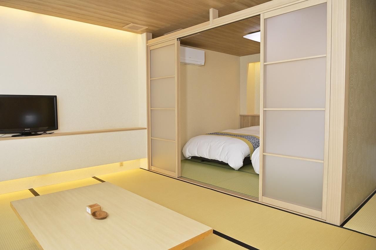 Japanese-Western Style Room with 2 Single Beds - Non-Smoking