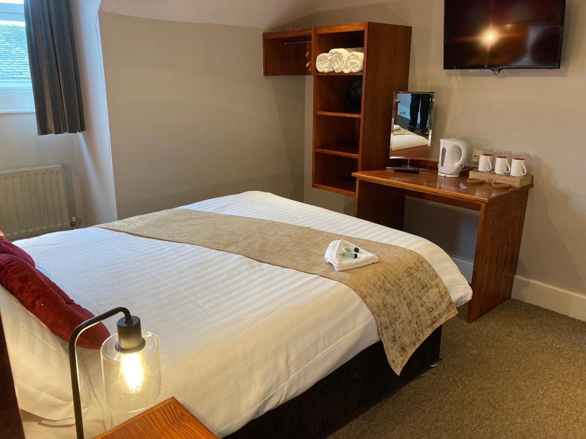 The Bulls Head Triple Room 2