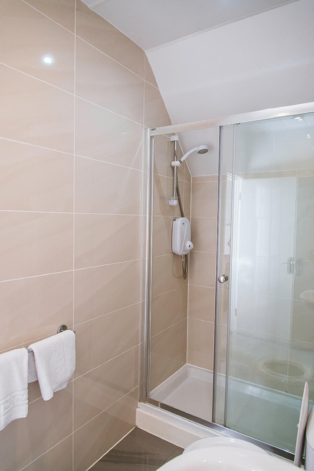 The Bulls Head Quad room-Superior-Ensuite-Twin or Family 3