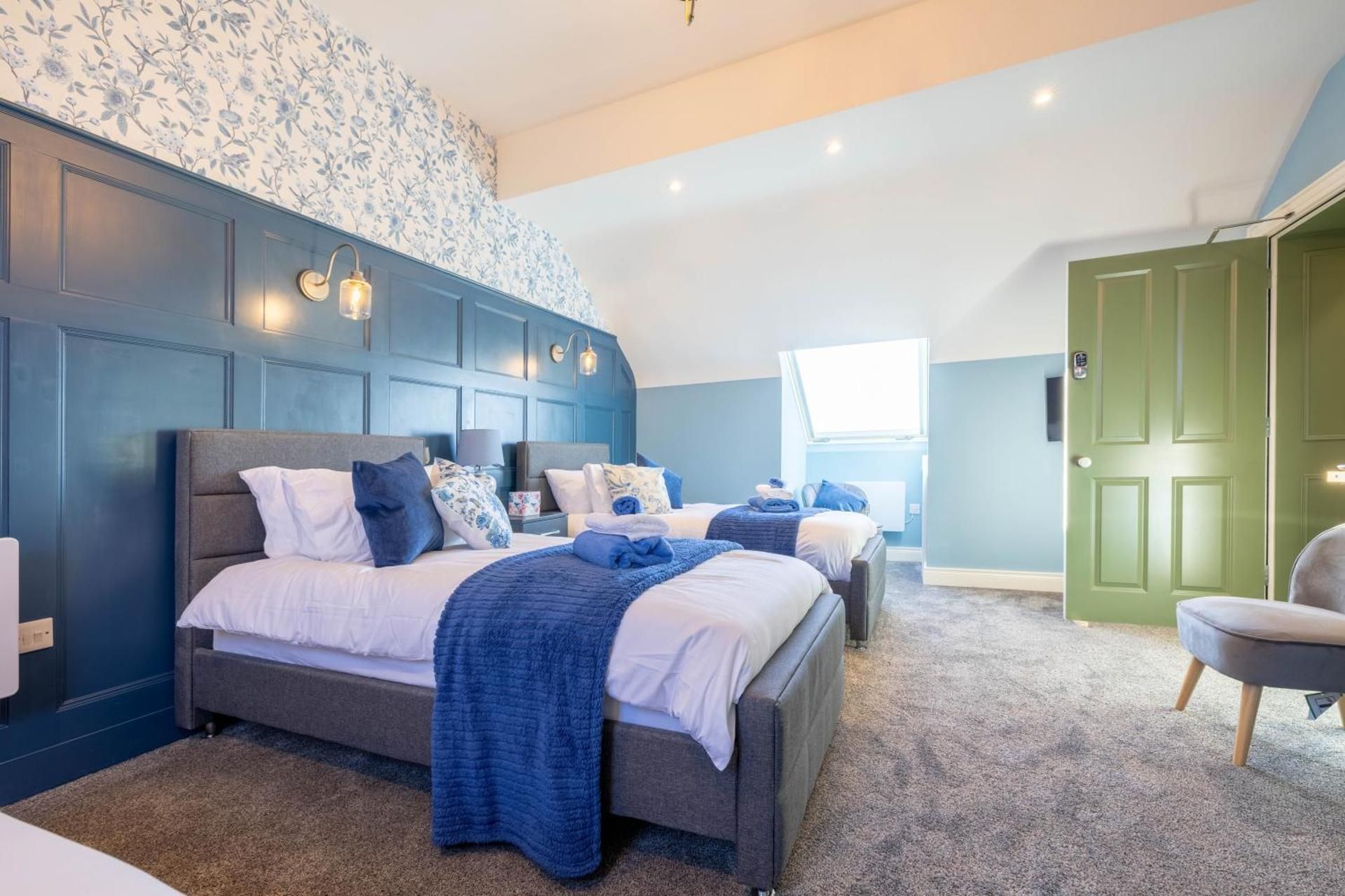 Deluxe Family Room