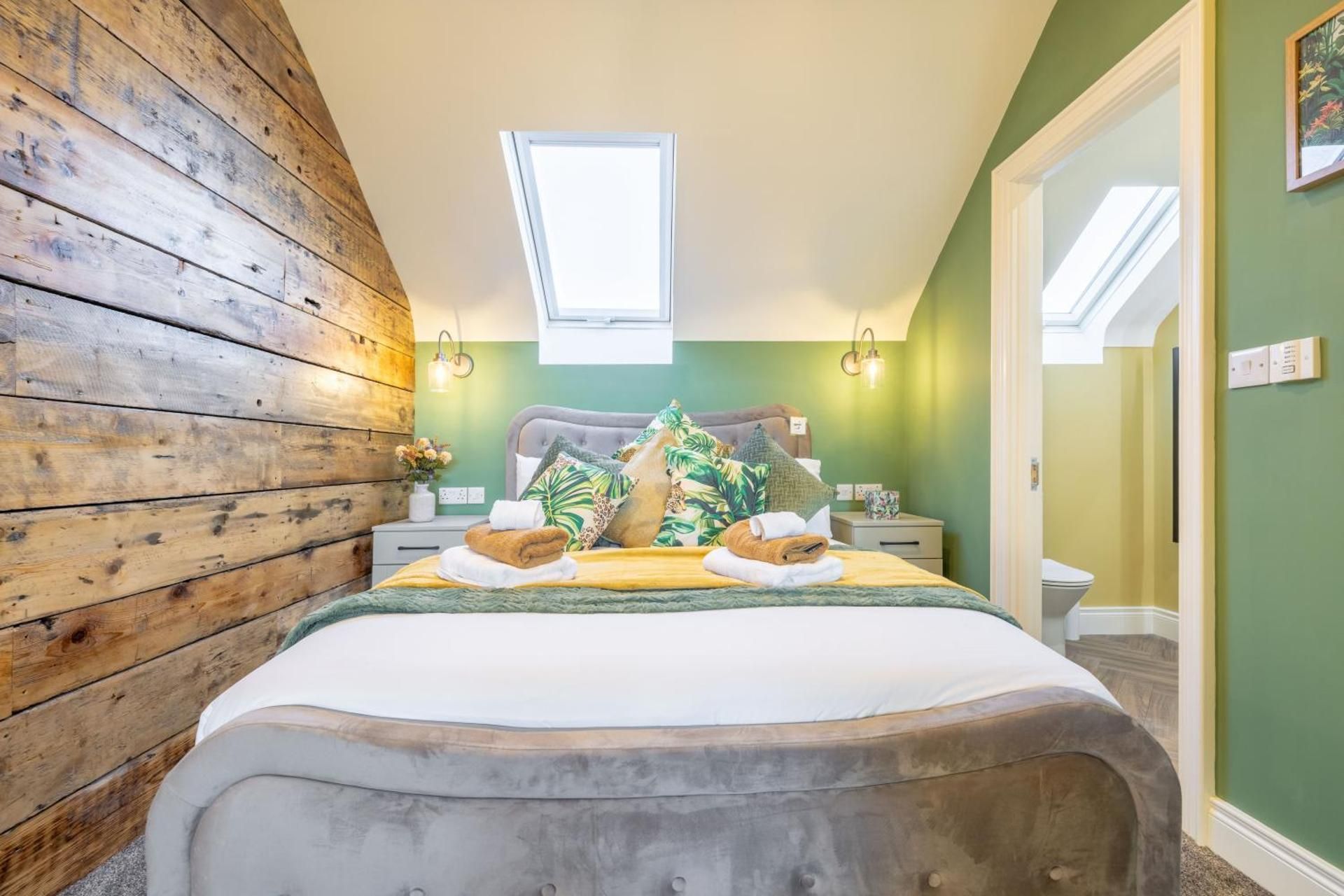 Deluxe King Room