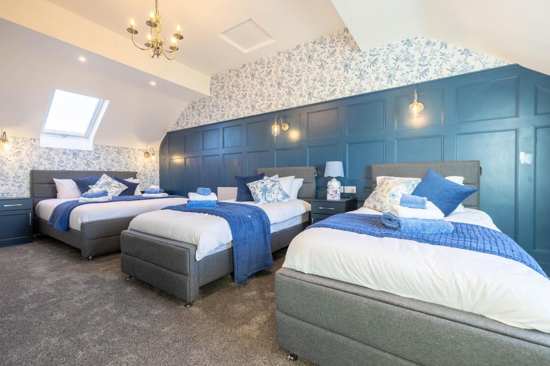 Deluxe Family Room