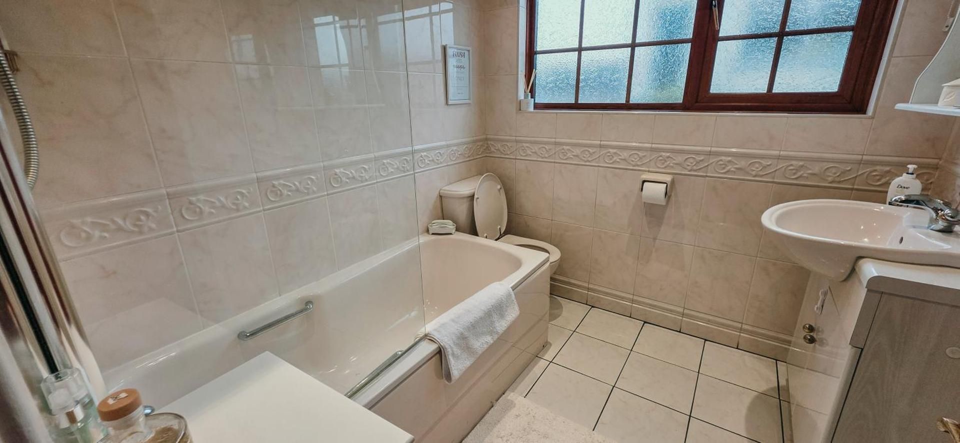 Single Room with Shared Bathroom