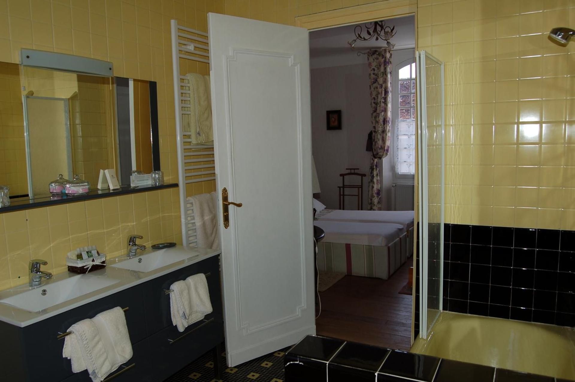 Double Room N°2 with Garden View
