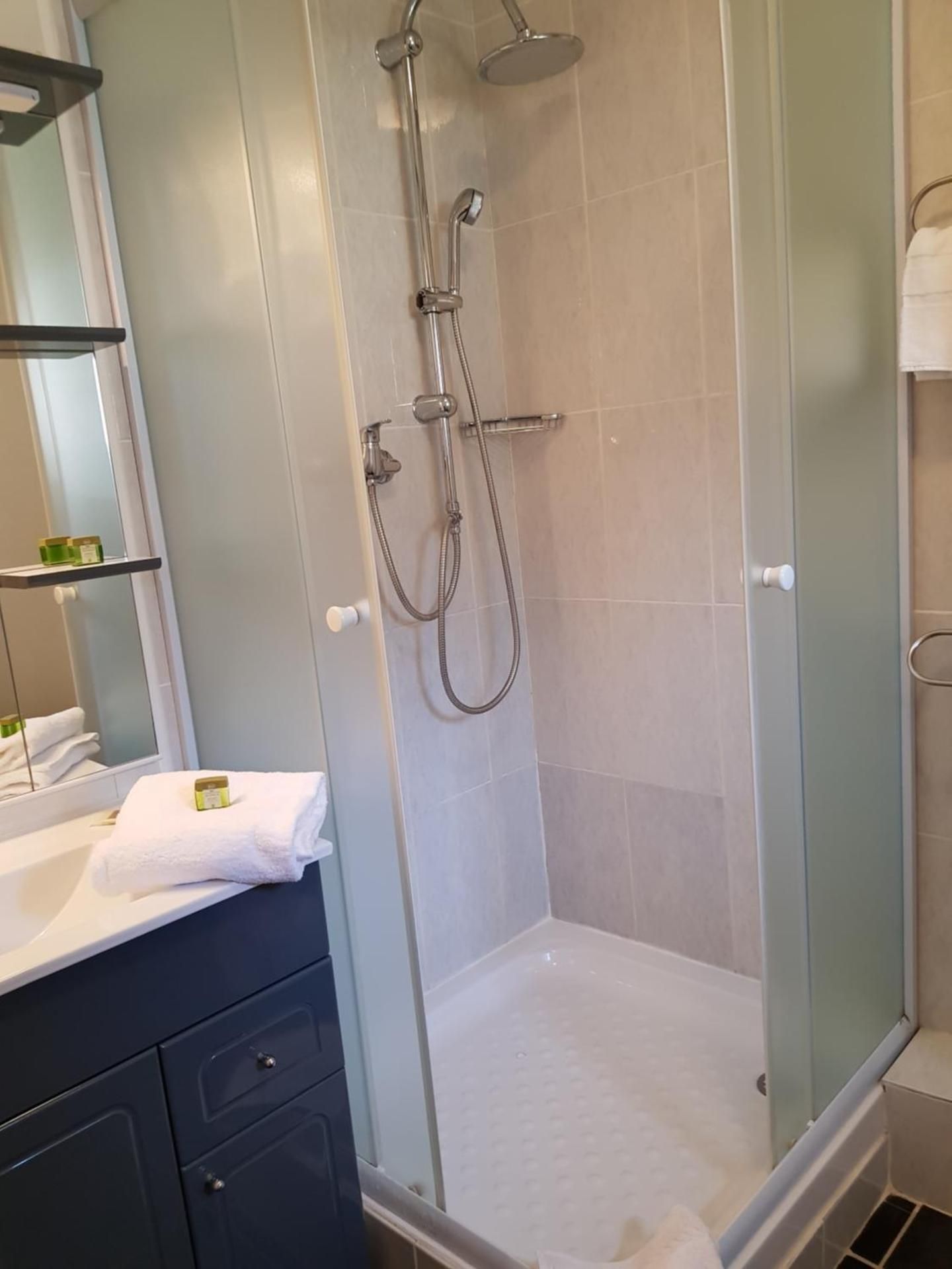 Double Room for Single Use