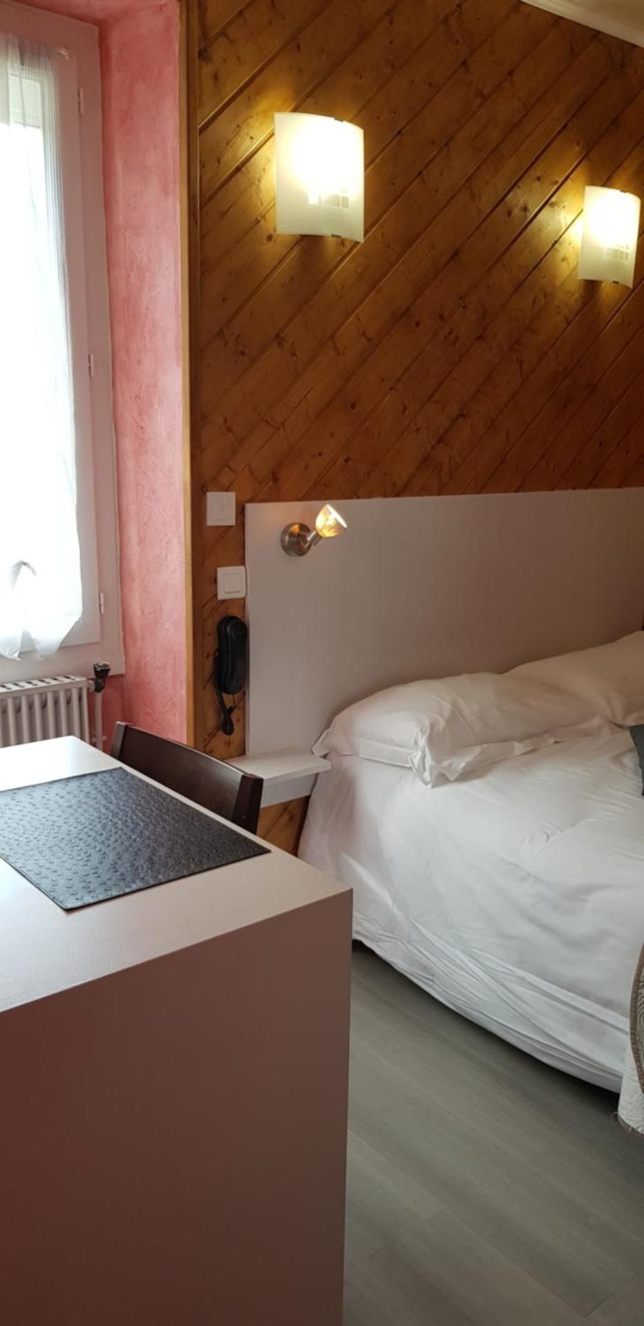 Double Room for Single Use