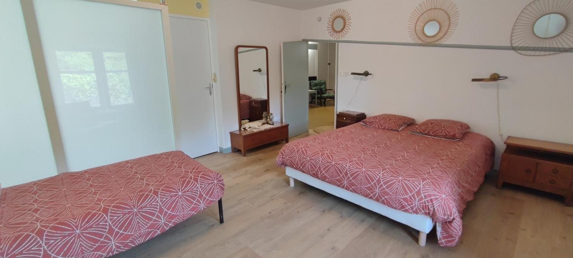 Comfort Triple Room with Shower