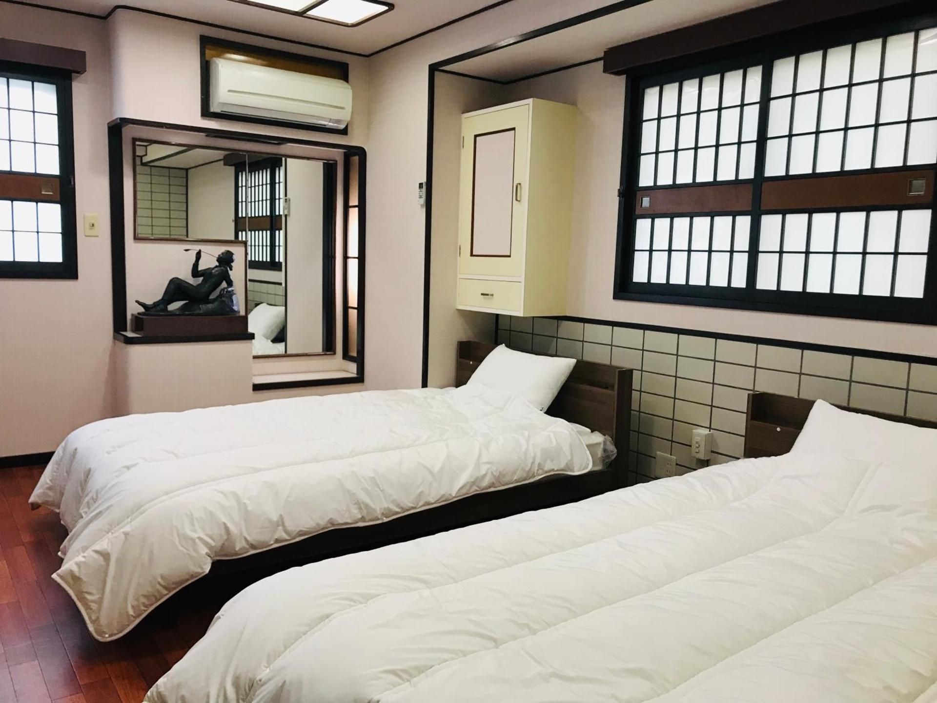 Superior Twin Room with Bathroom