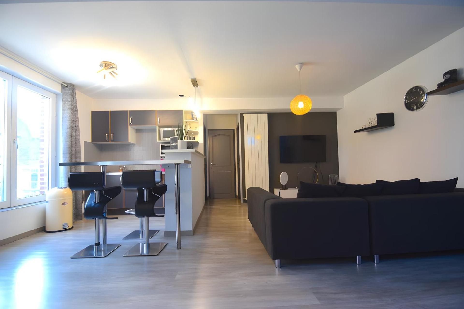 One-Bedroom Apartment with Terrace