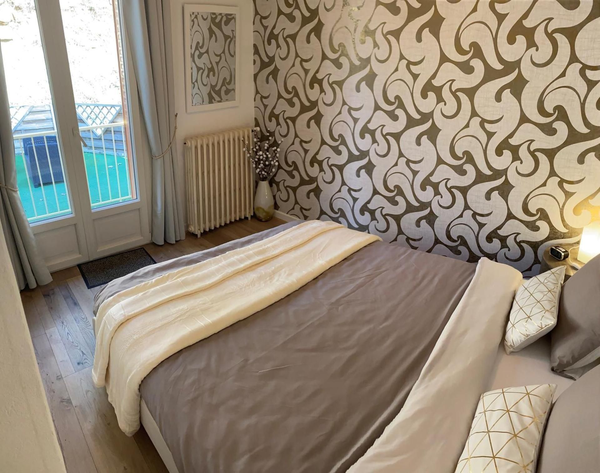 B&B Le Saut de la Bergere Suite with Terrace 2