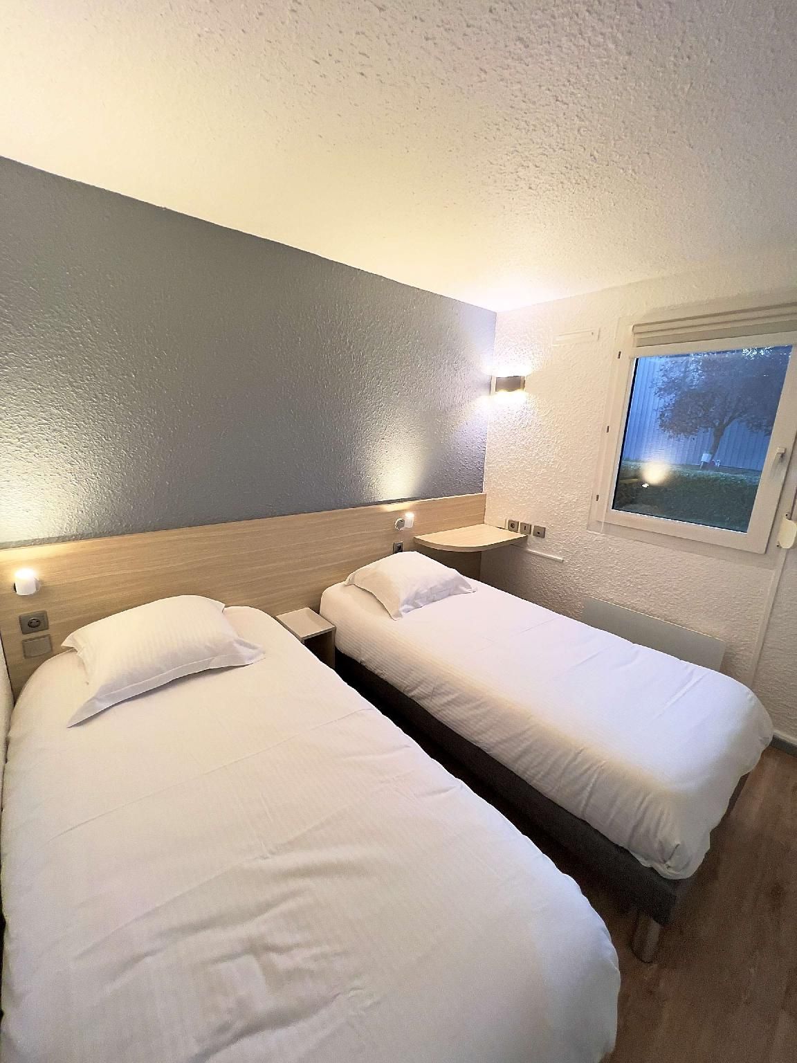 Kyriad Direct Reims Bezannes Standard Room - 2 Single Beds