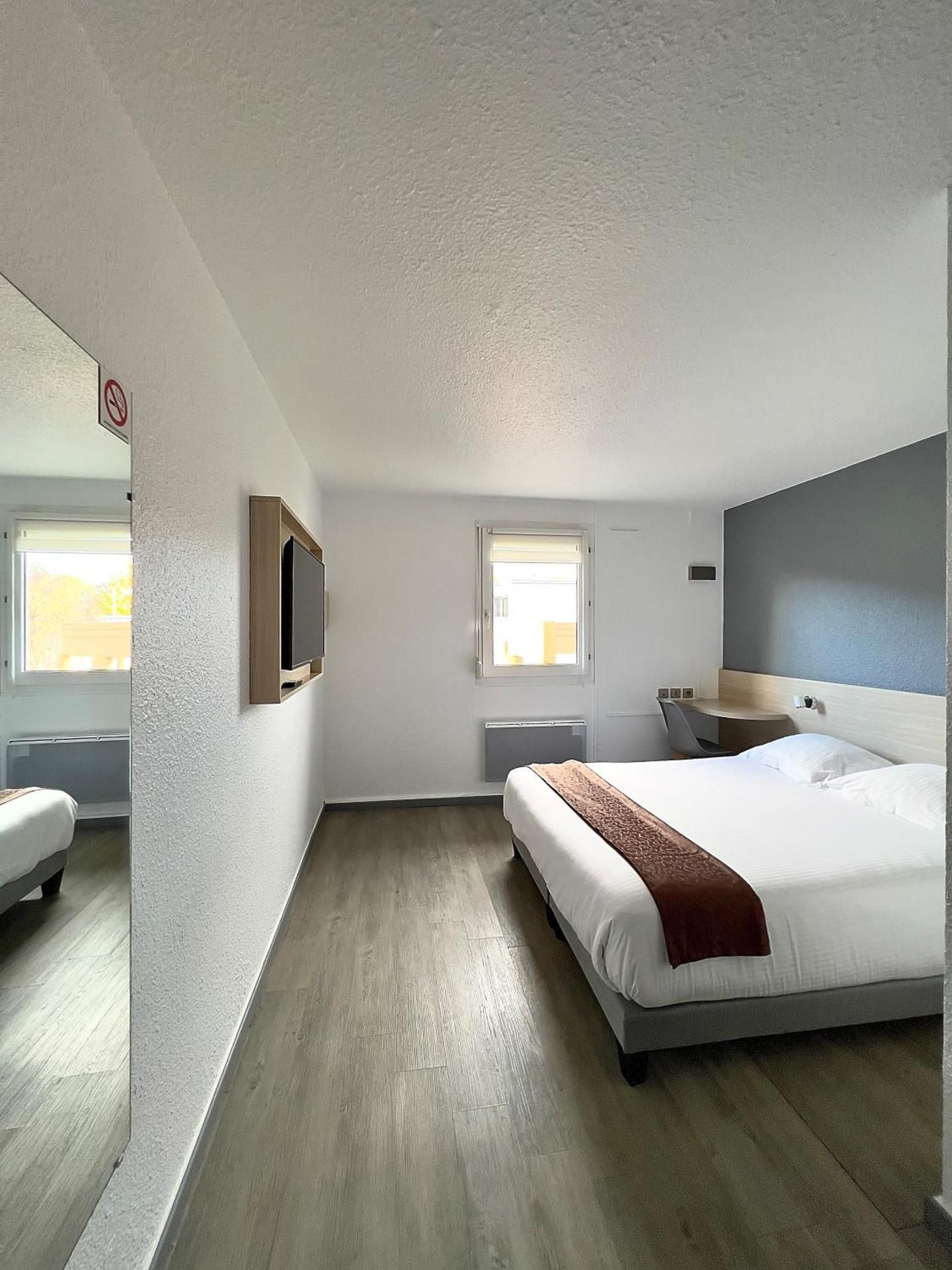 Standard Room - 1 Double Bed