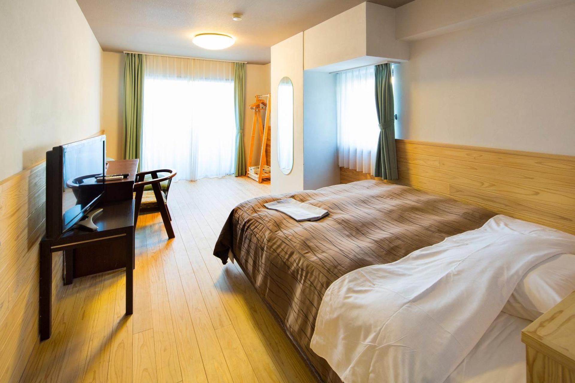 Queen Room with Balcony