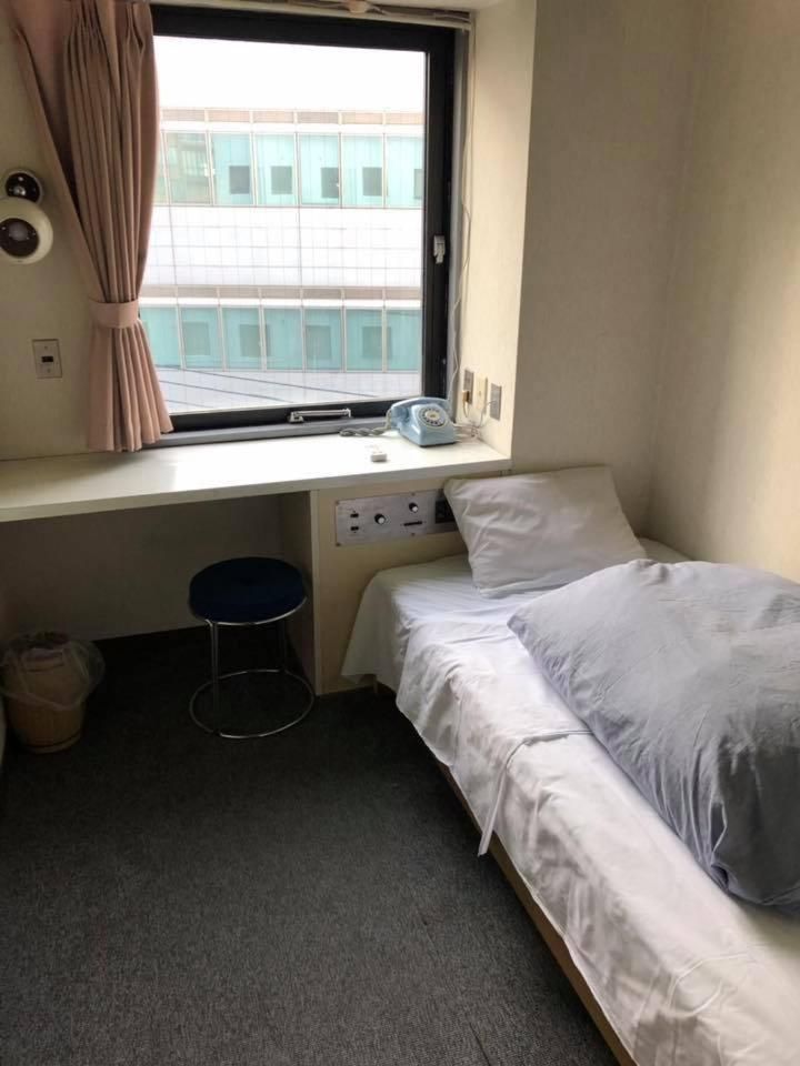 Private Single - Shared Bath