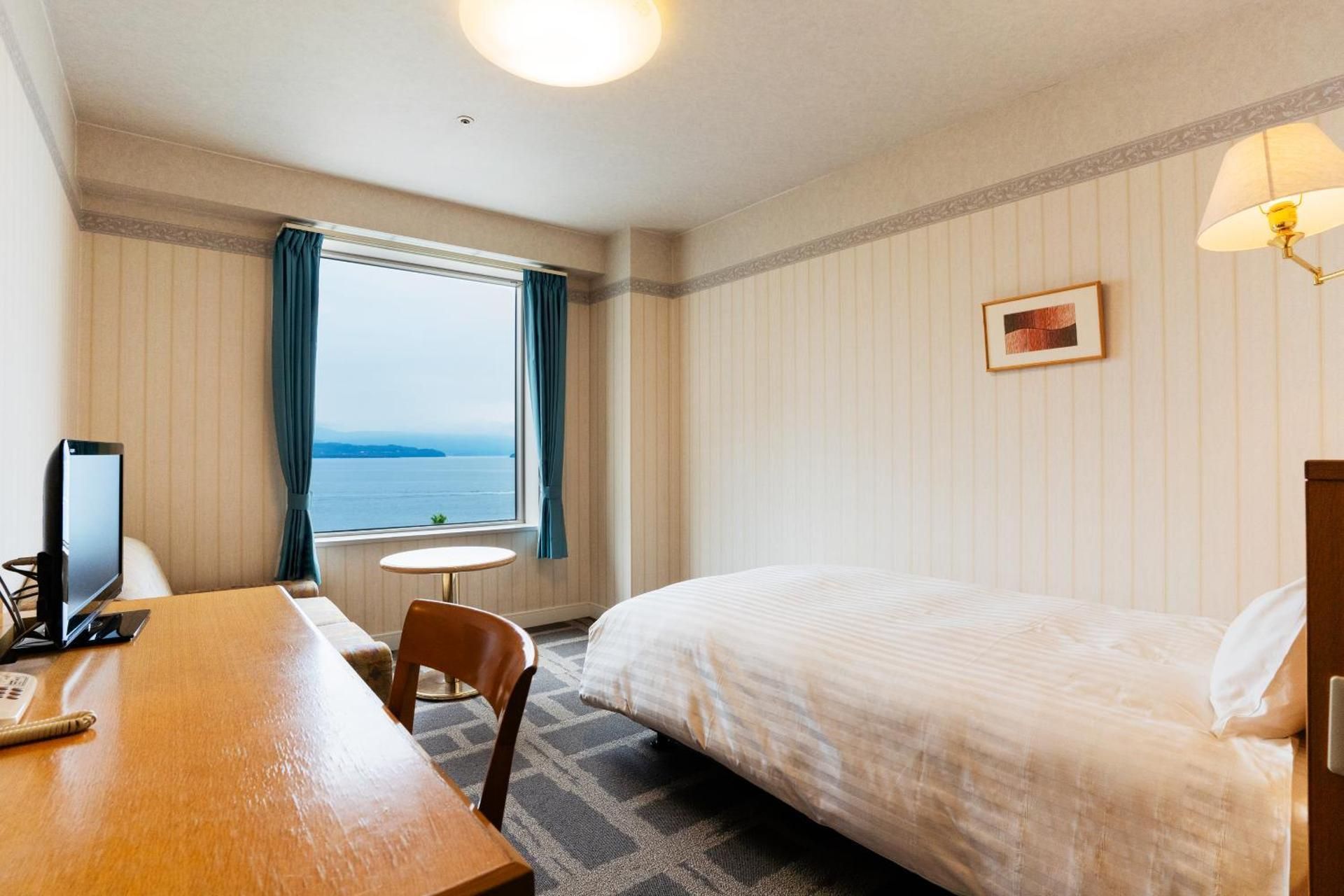 Single Room with Sea View - Non-Smoking