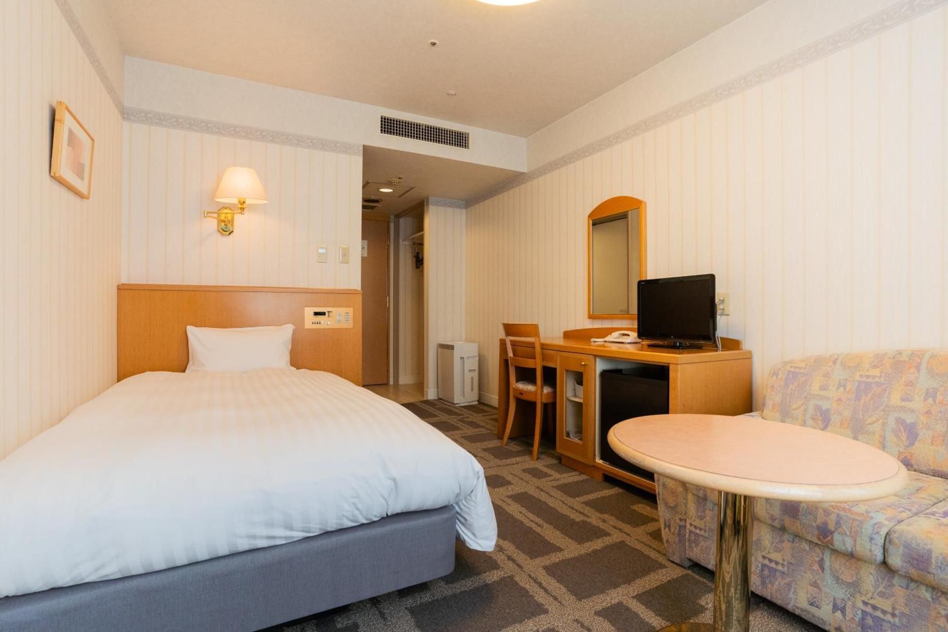 Single Room with Sea View - Non-Smoking