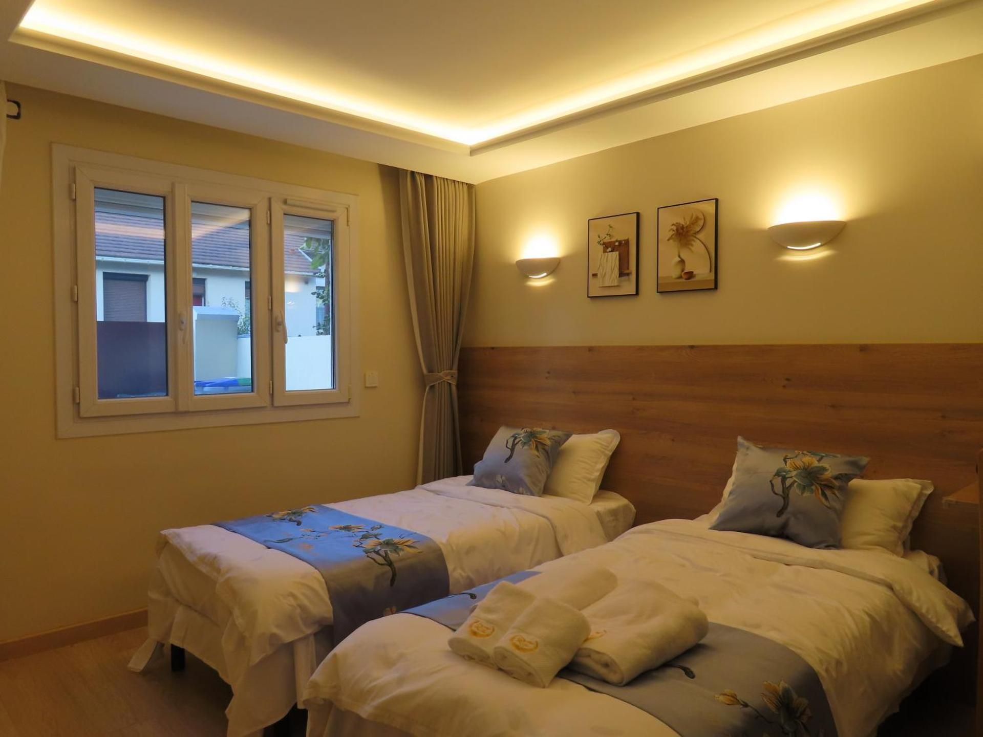 Twin Room with Private Bathroom