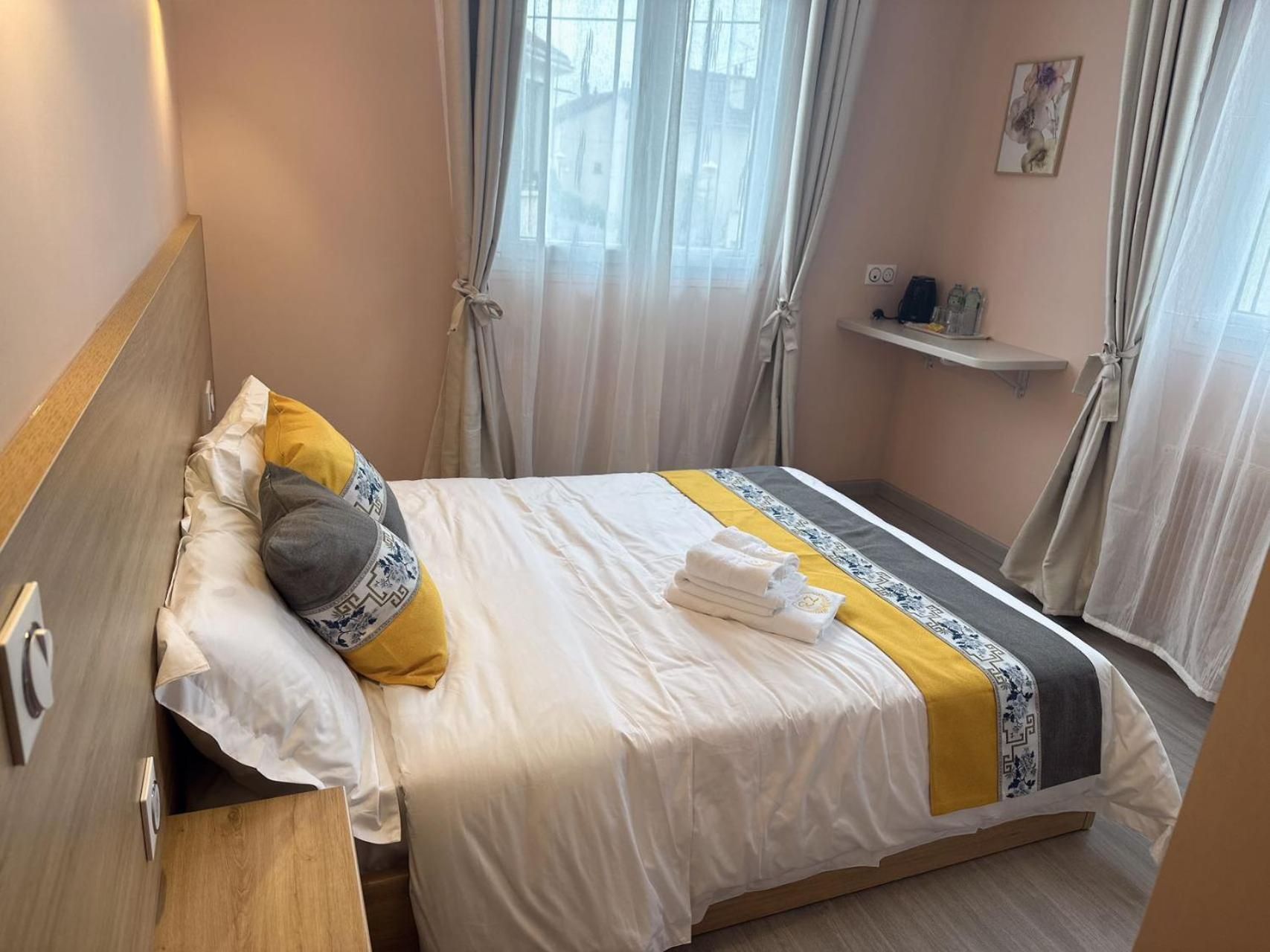 Double Room with Private Bathroom