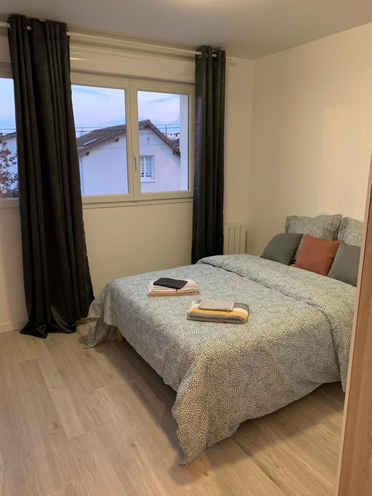 Double Room with Shared Bathroom