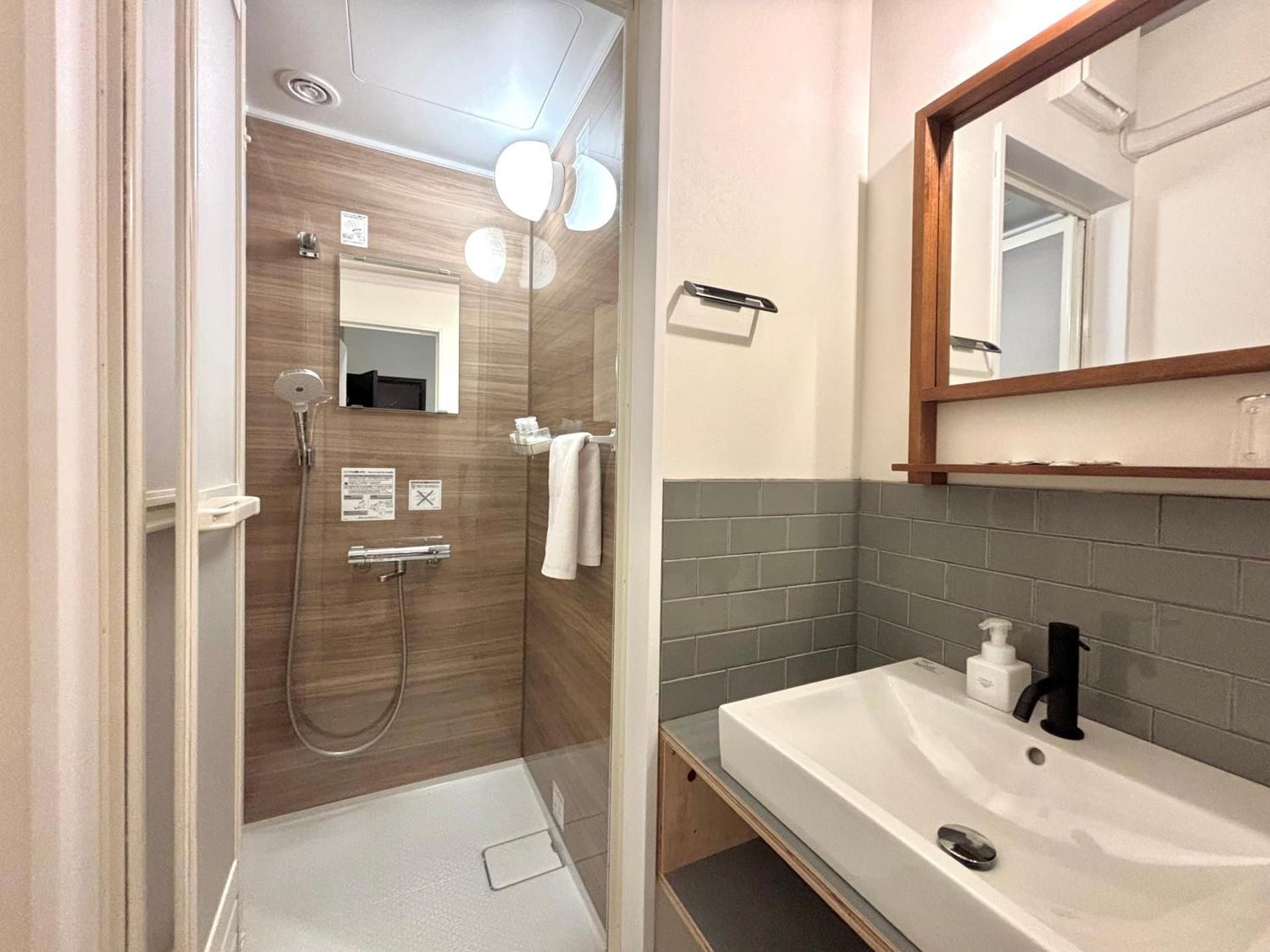 Standard Single Room with Shower