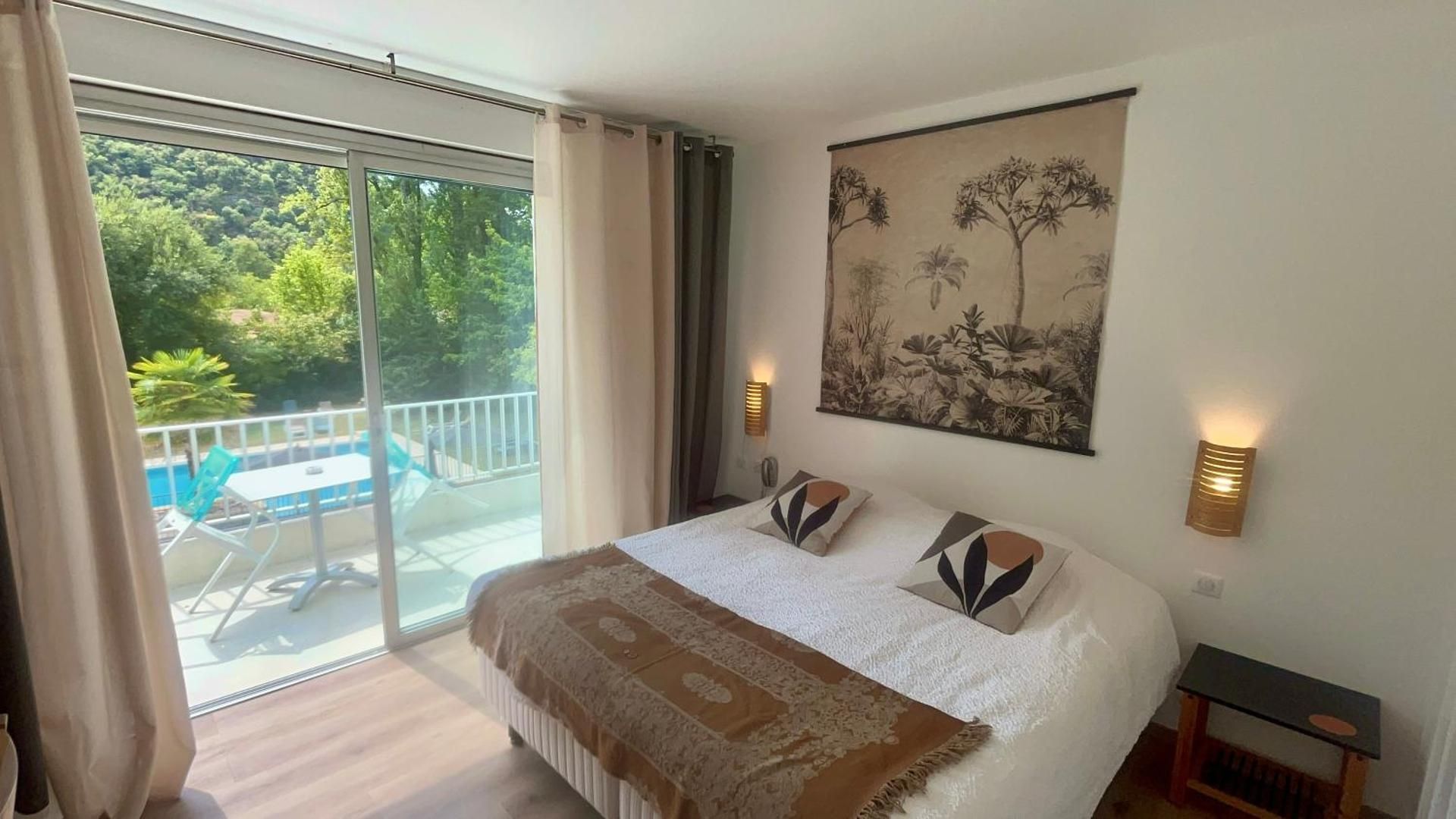 Queen Room with Pool View