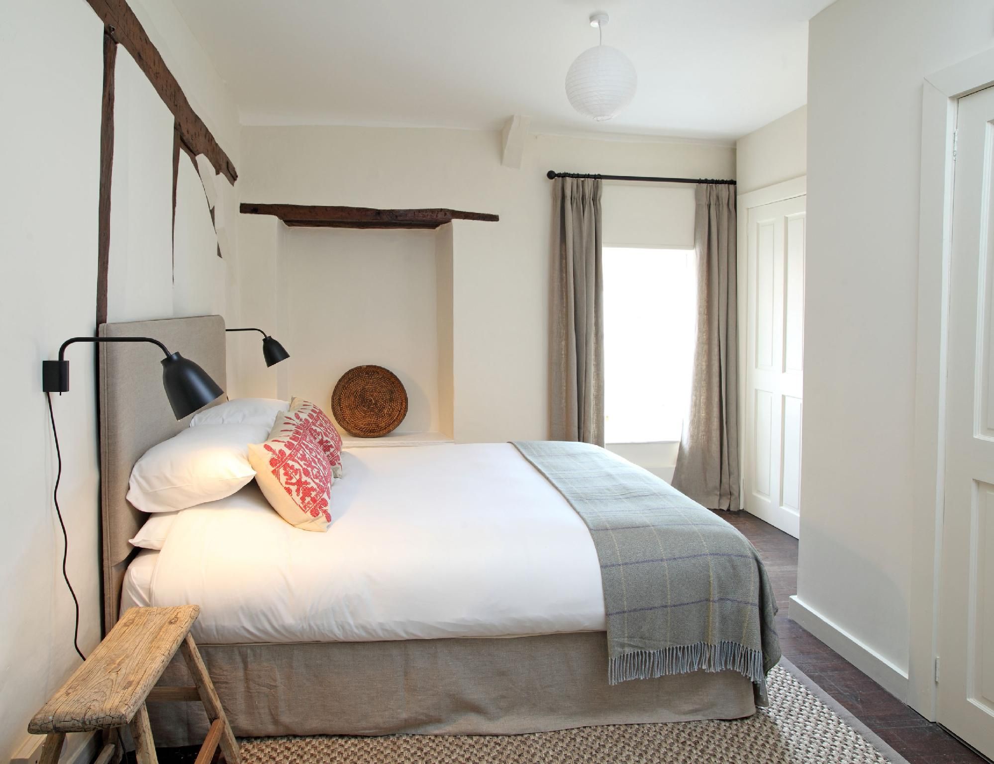 Standard-Double room-Ensuite with Shower