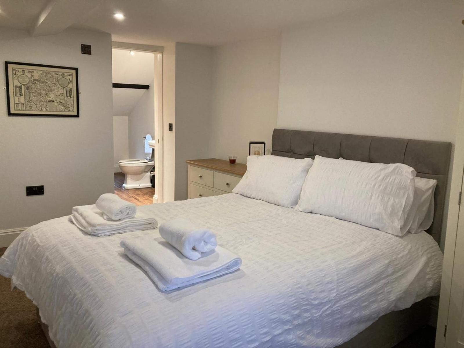 Double Room with Private Bathroom