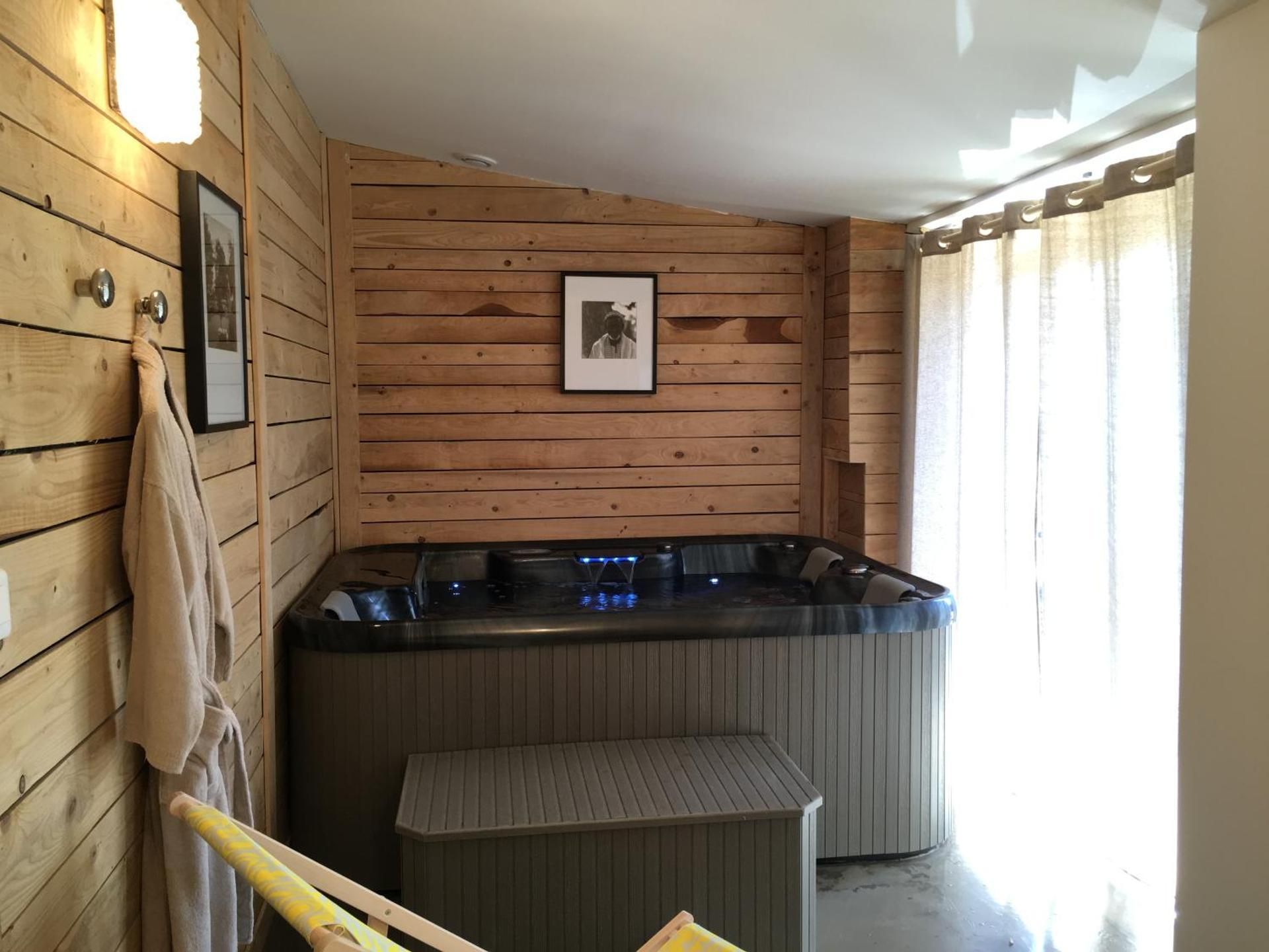 King Room with Spa Bath