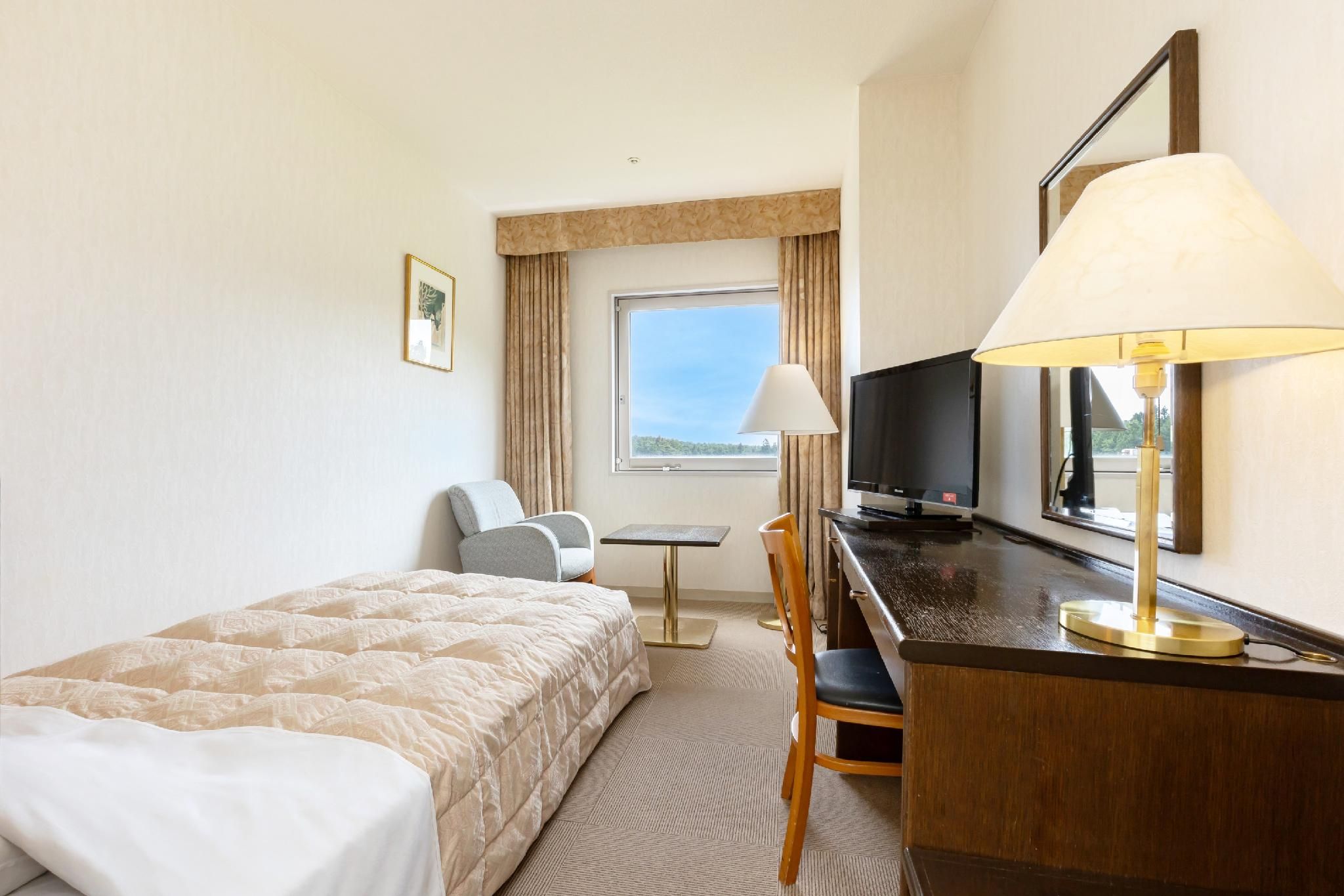 Semi Double Room - Non-Smoking