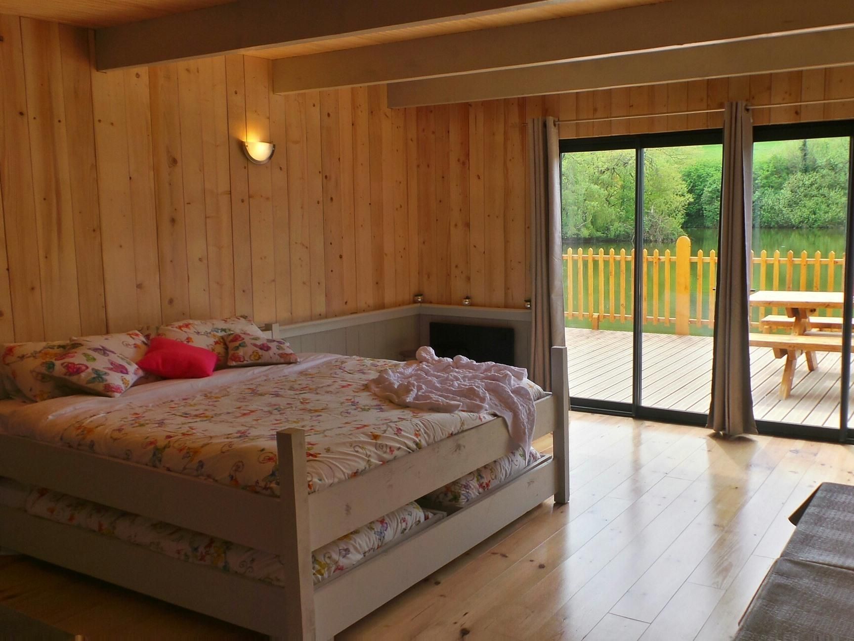 Cabane-Les Songes de Steph-Salle de bain privée extérieure-Vue sur Lac