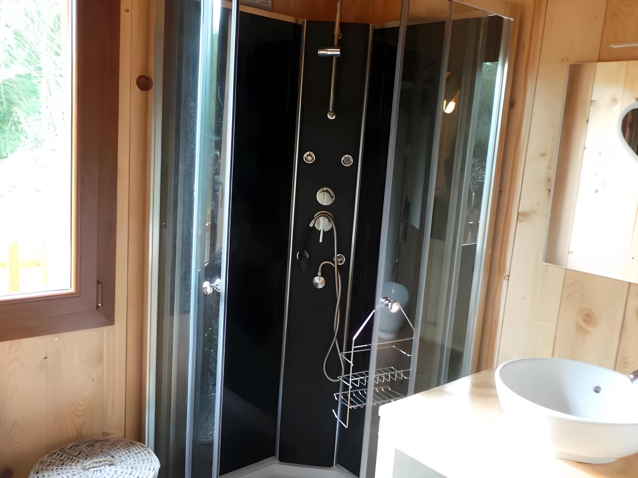 Cabane-Je n'suis pas du matin-Salle de bain privée extérieure-Vue sur Lac