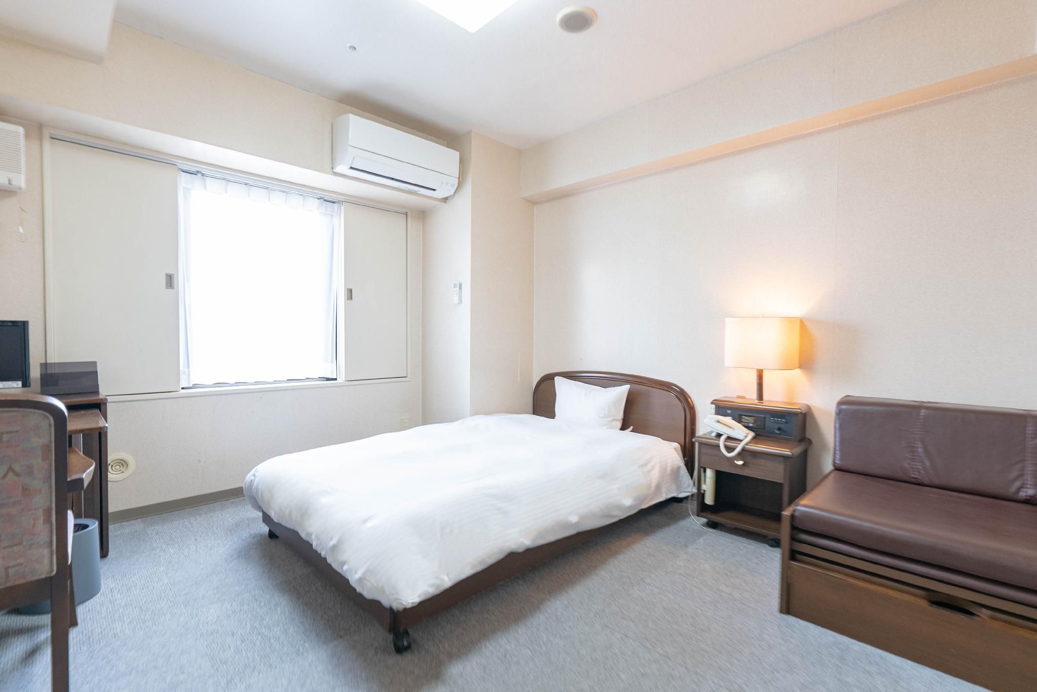 Non-smoking single (16 square meters) [Semi-double room] [Non-smoking]