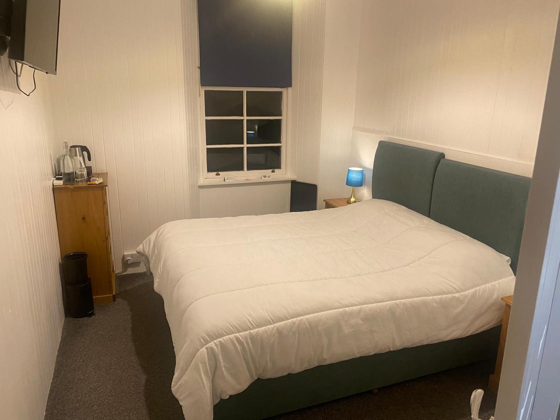 Double or Twin Room with Private Bathroom