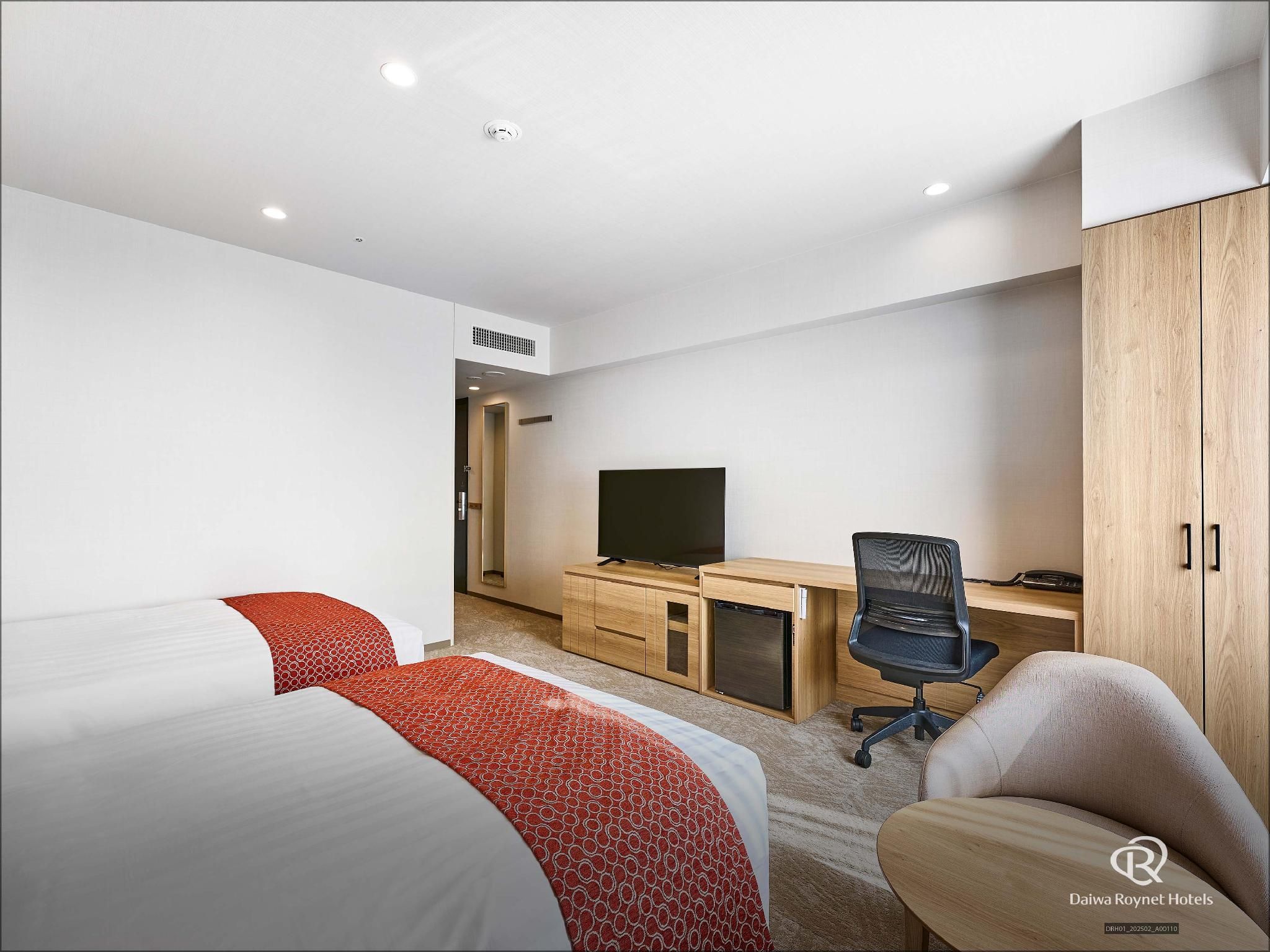 Superior Twin Room with Private Bath - Non-Smoking