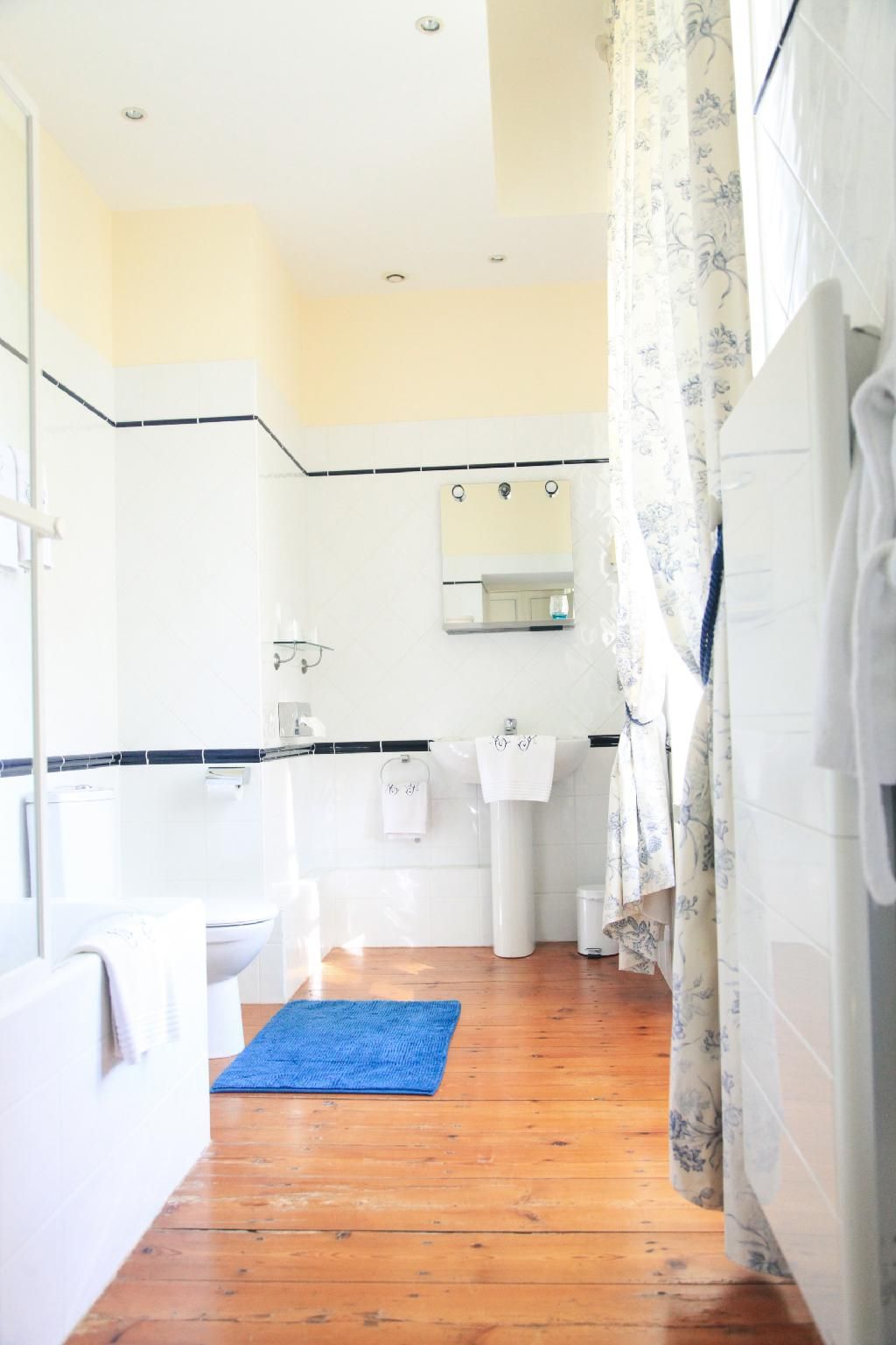 Double-Supérieure-Salle de bain privée extérieure-Vue sur le vignoble