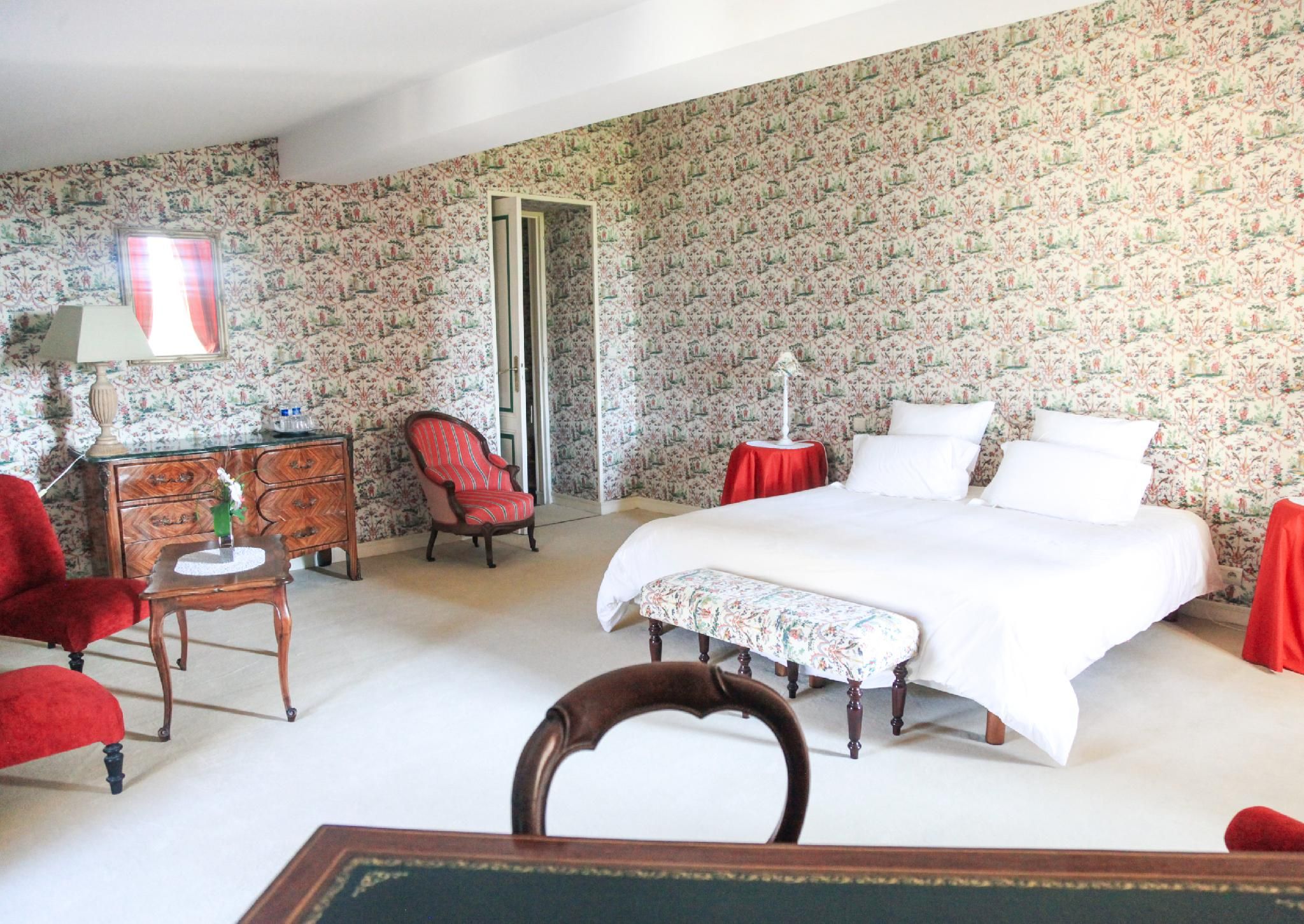 Suite-Salle de bain privée extérieure-Vue sur le vignoble