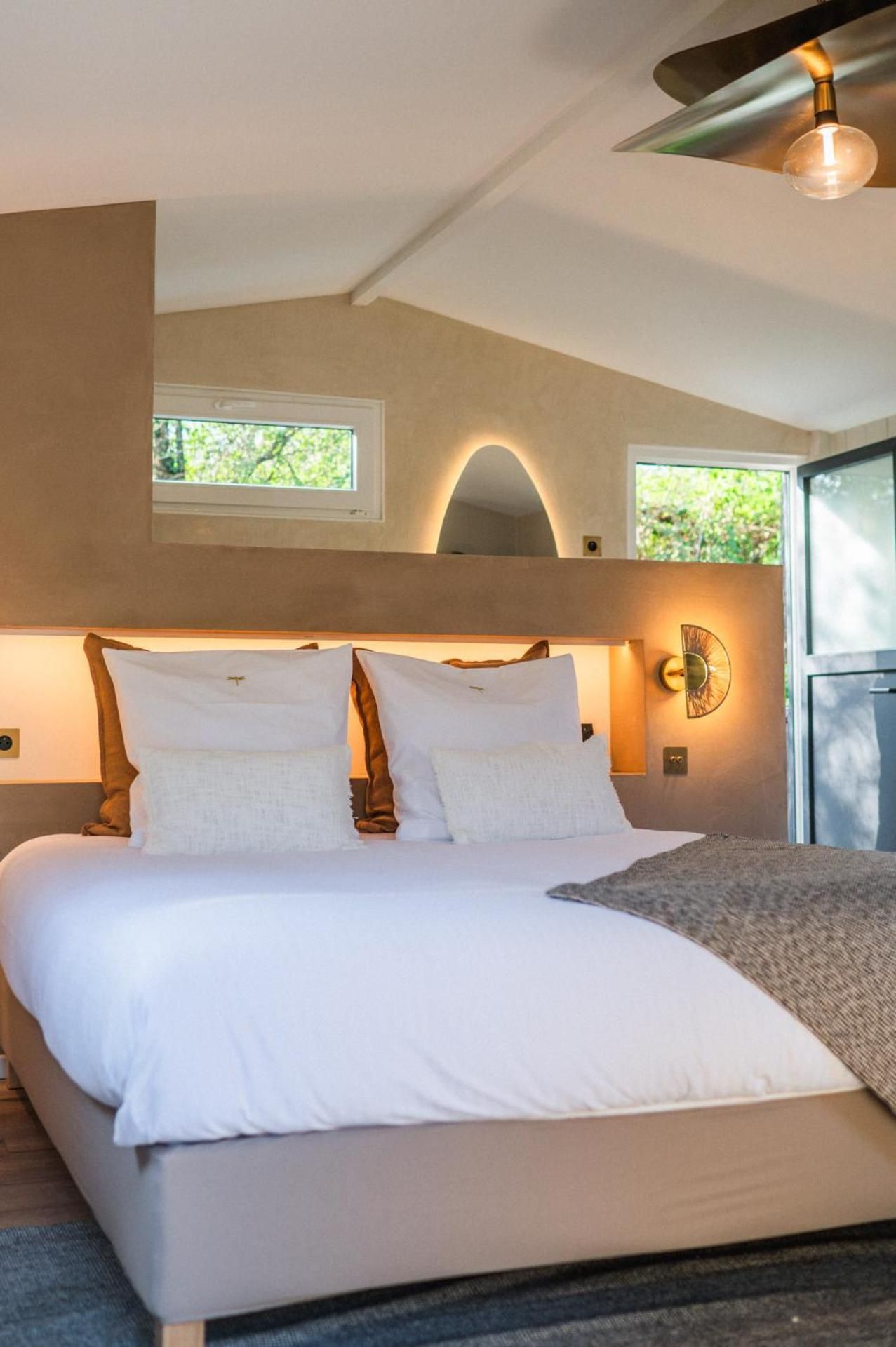Suite with Hot Tub