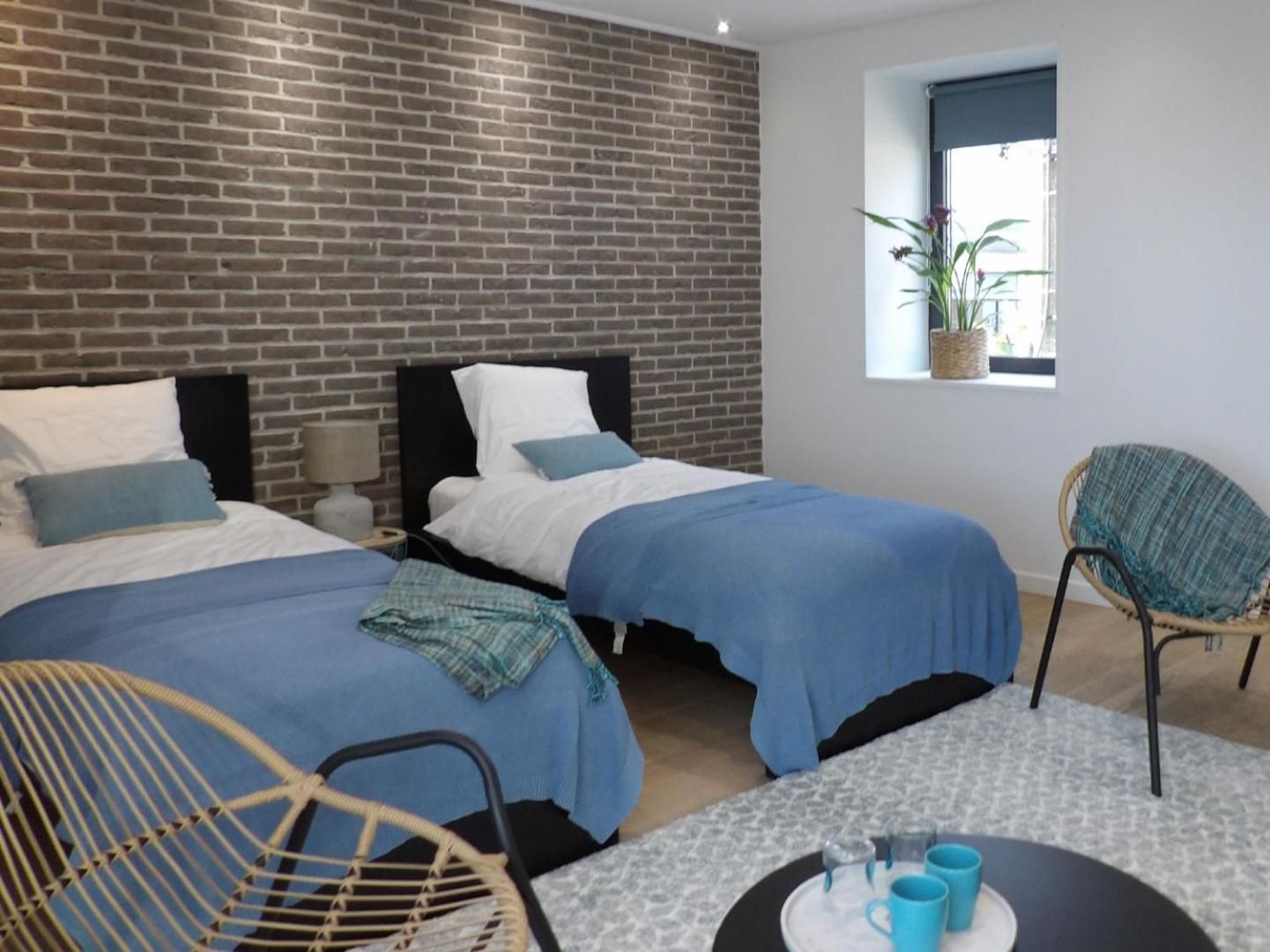 Twin Room with Shower