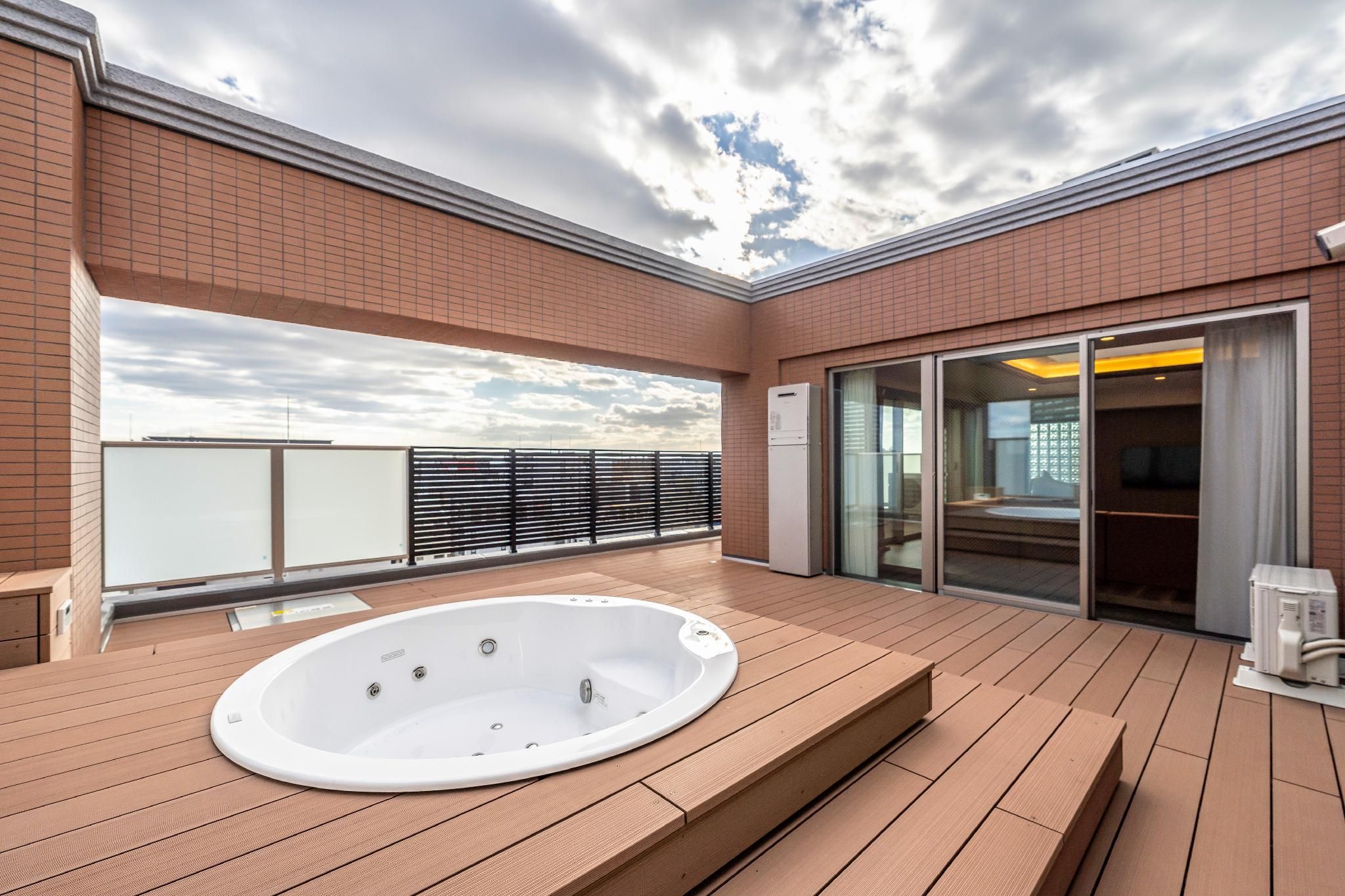 Deluxe Family Suite